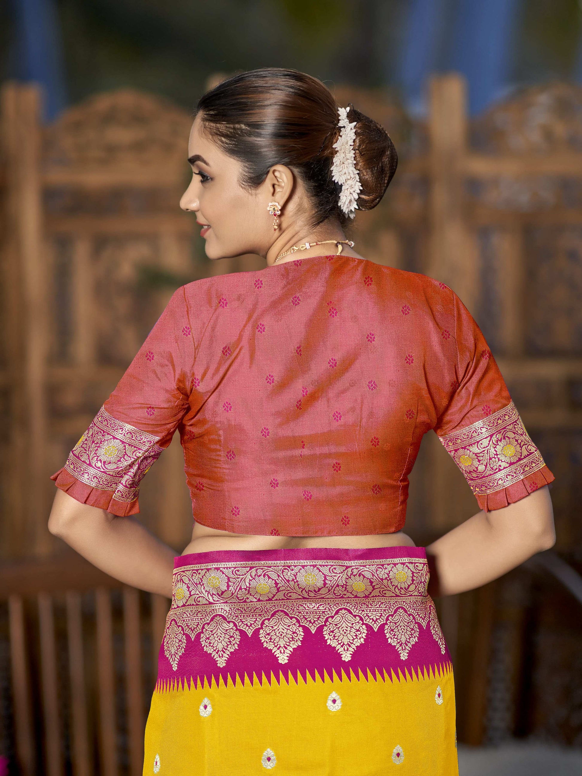 MANOHARI Banarasi Silk Blend Jacquard Work Saree - Yellow - Dista