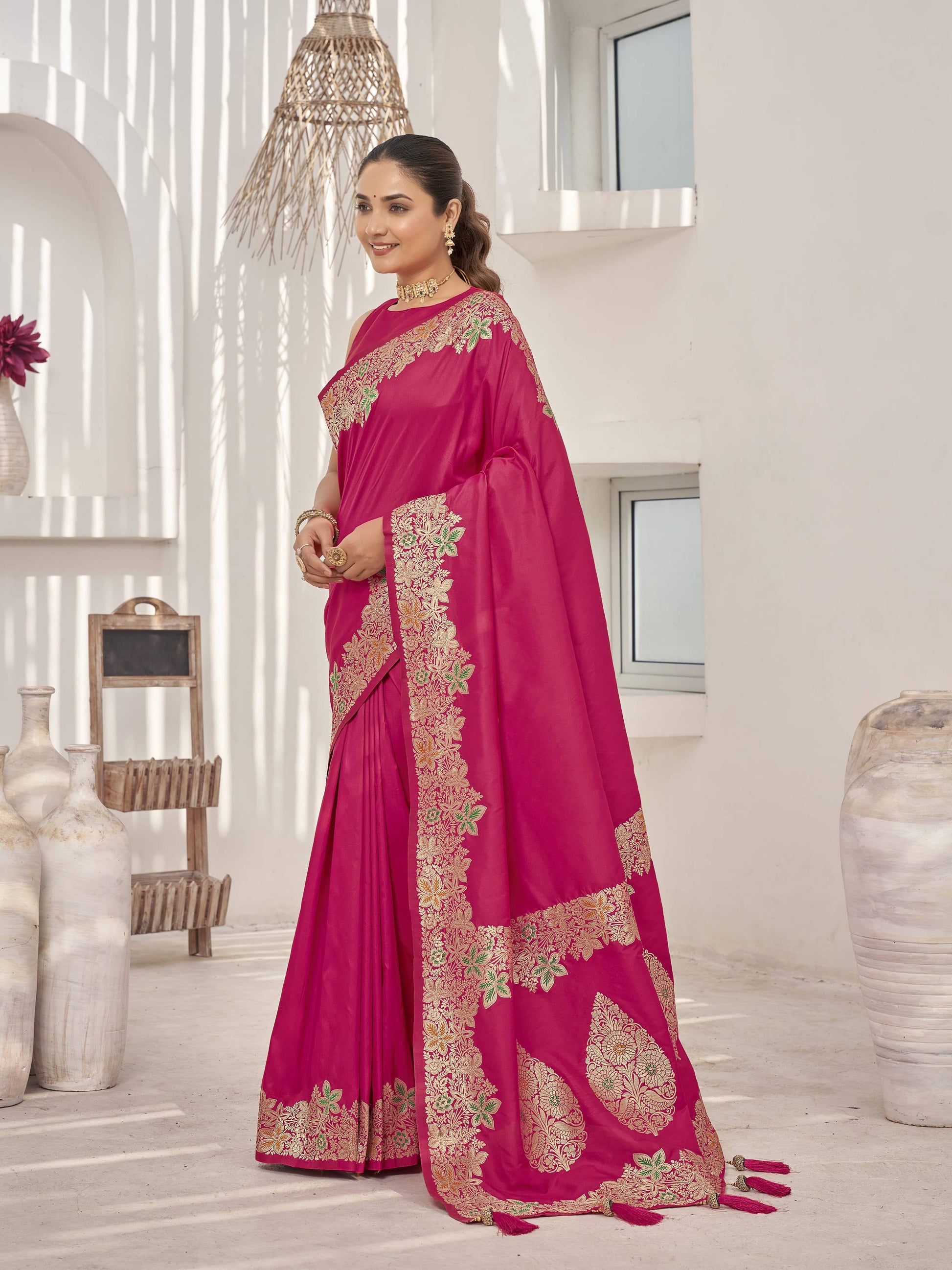 MANOHARI Banarasi Silk Blend Jacquard Work Saree - Pink - Dista