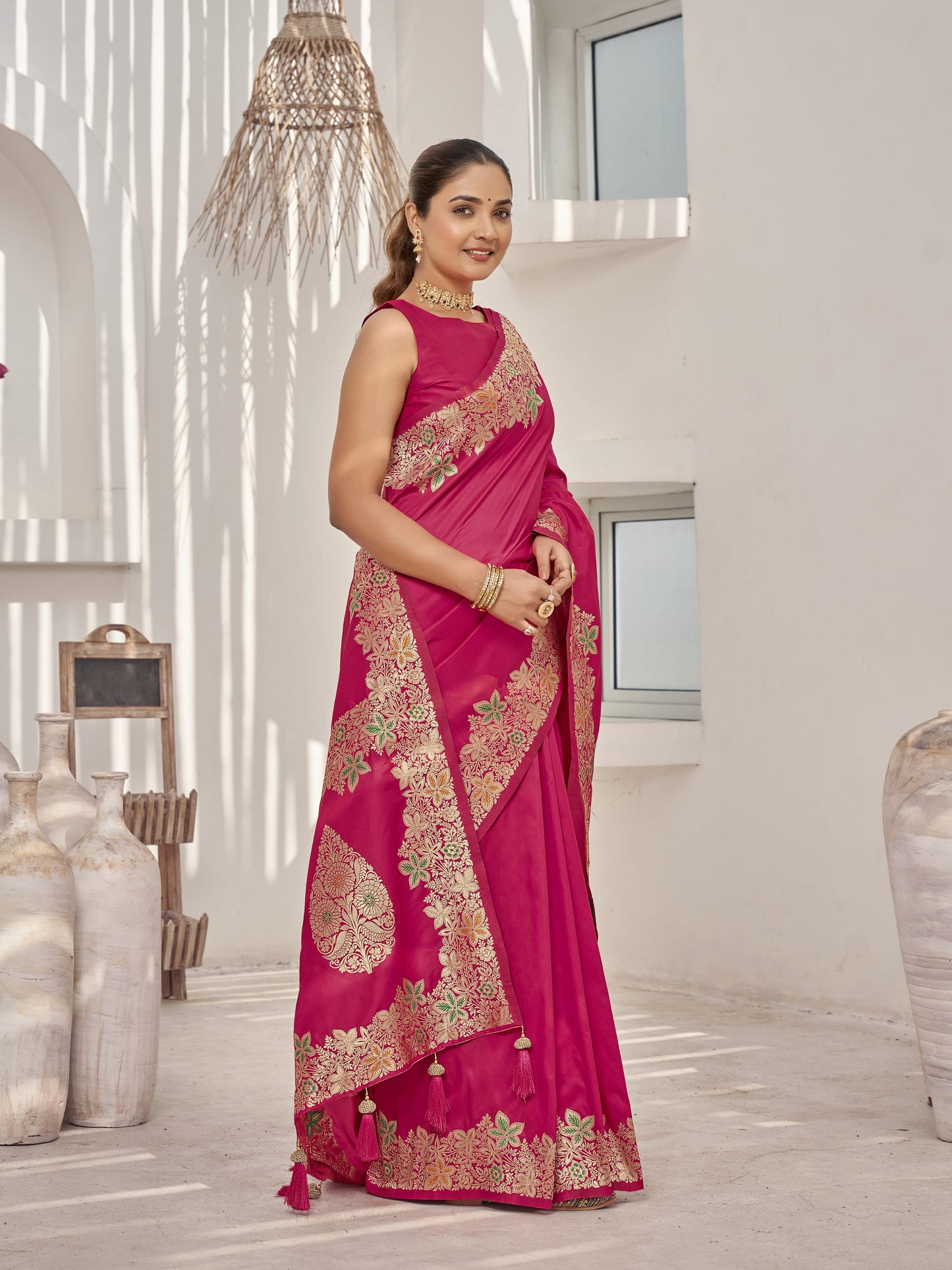 MANOHARI Banarasi Silk Blend Jacquard Work Saree - Pink - Dista