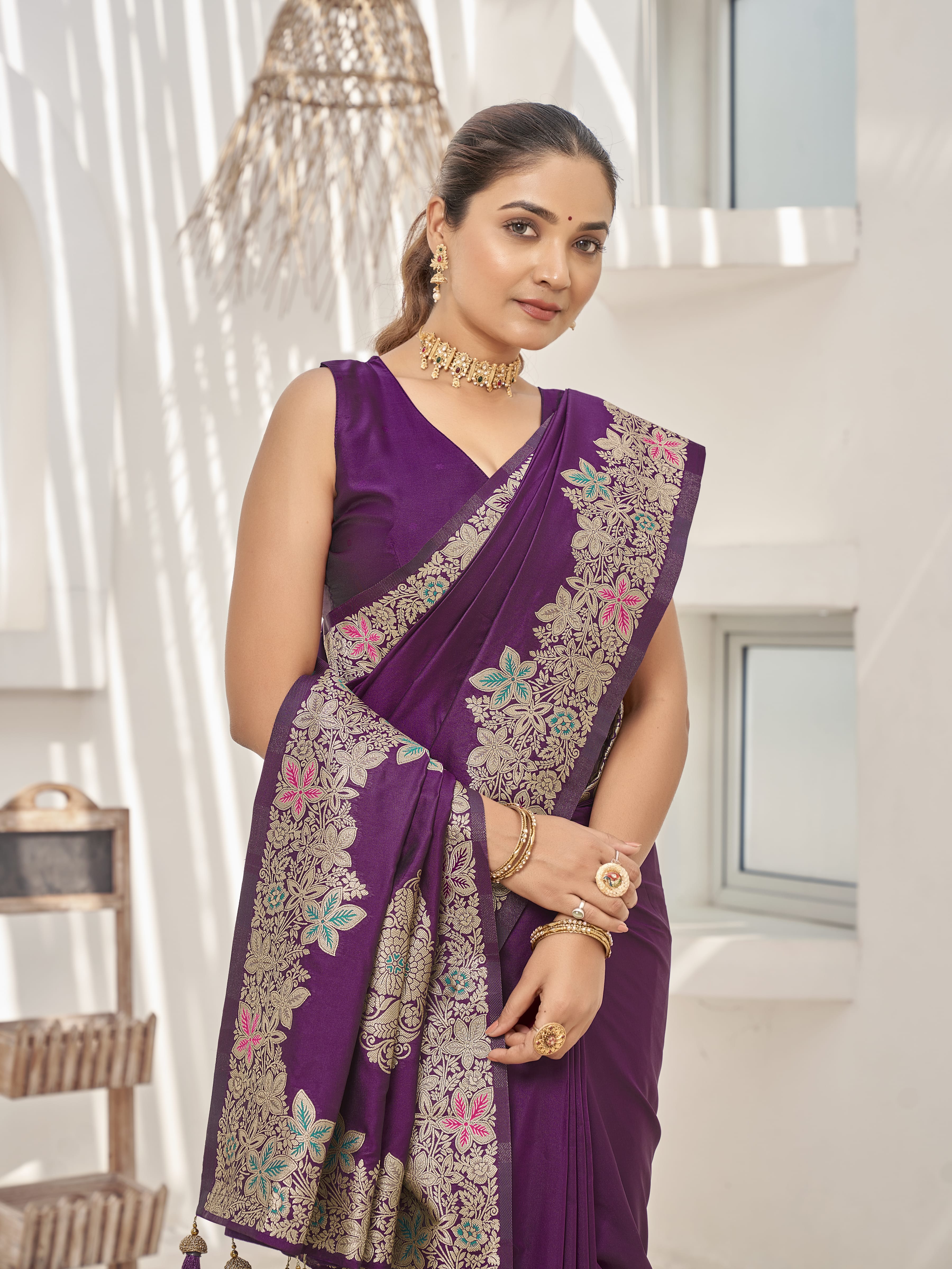 MANOHARI Banarasi Silk Blend Jacquard Work Saree - Purple - Dista
