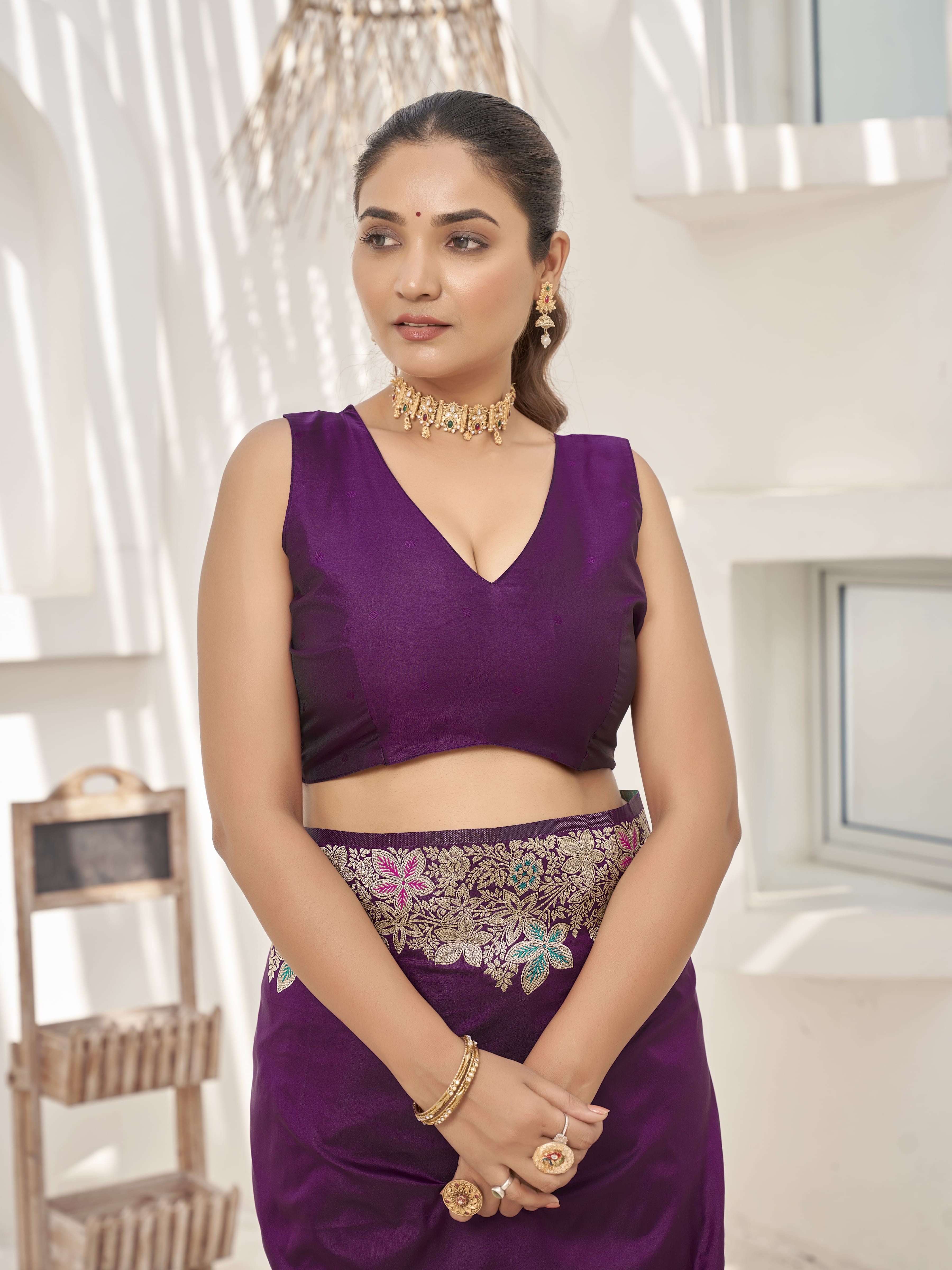 MANOHARI Banarasi Silk Blend Jacquard Work Saree - Purple - Dista