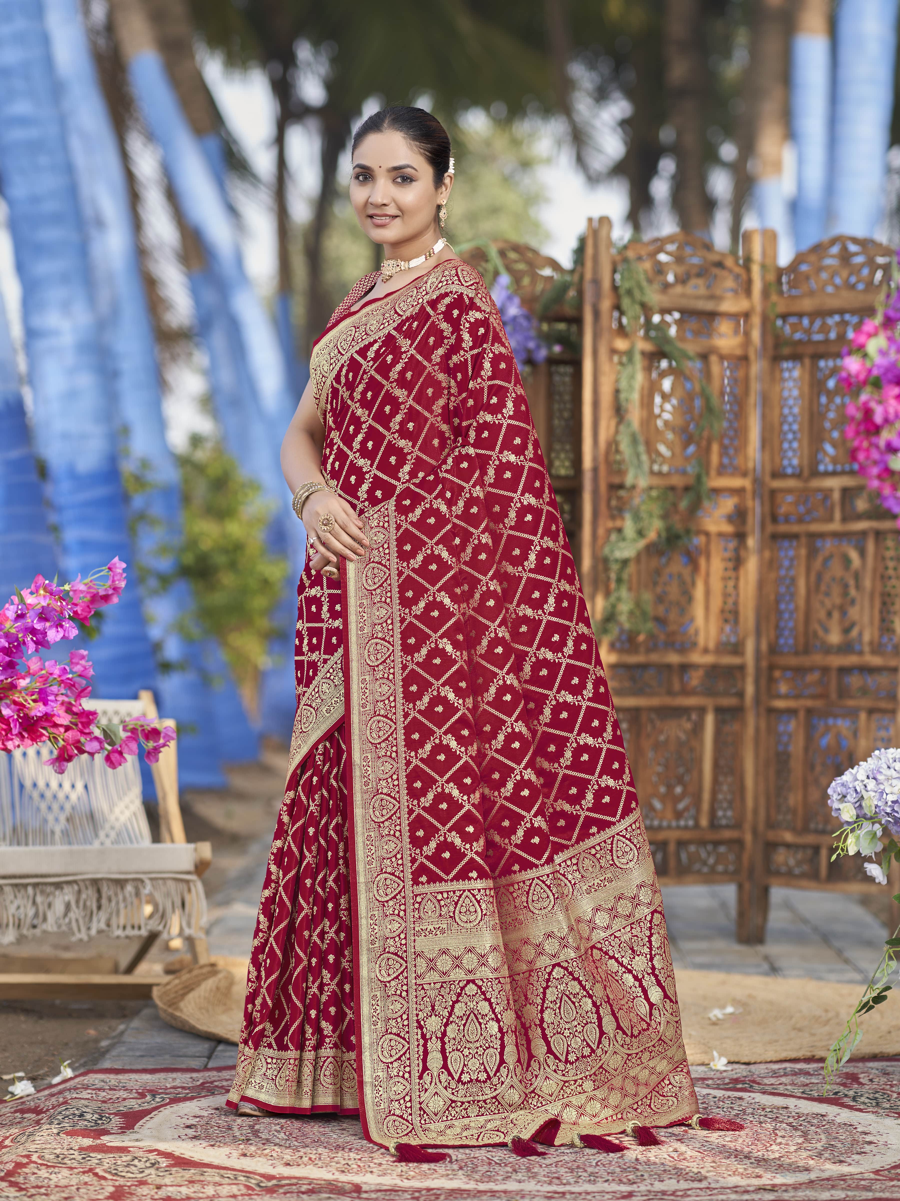MANOHARI Banarasi Silk Blend Jacquard Work Saree - Red - Dista