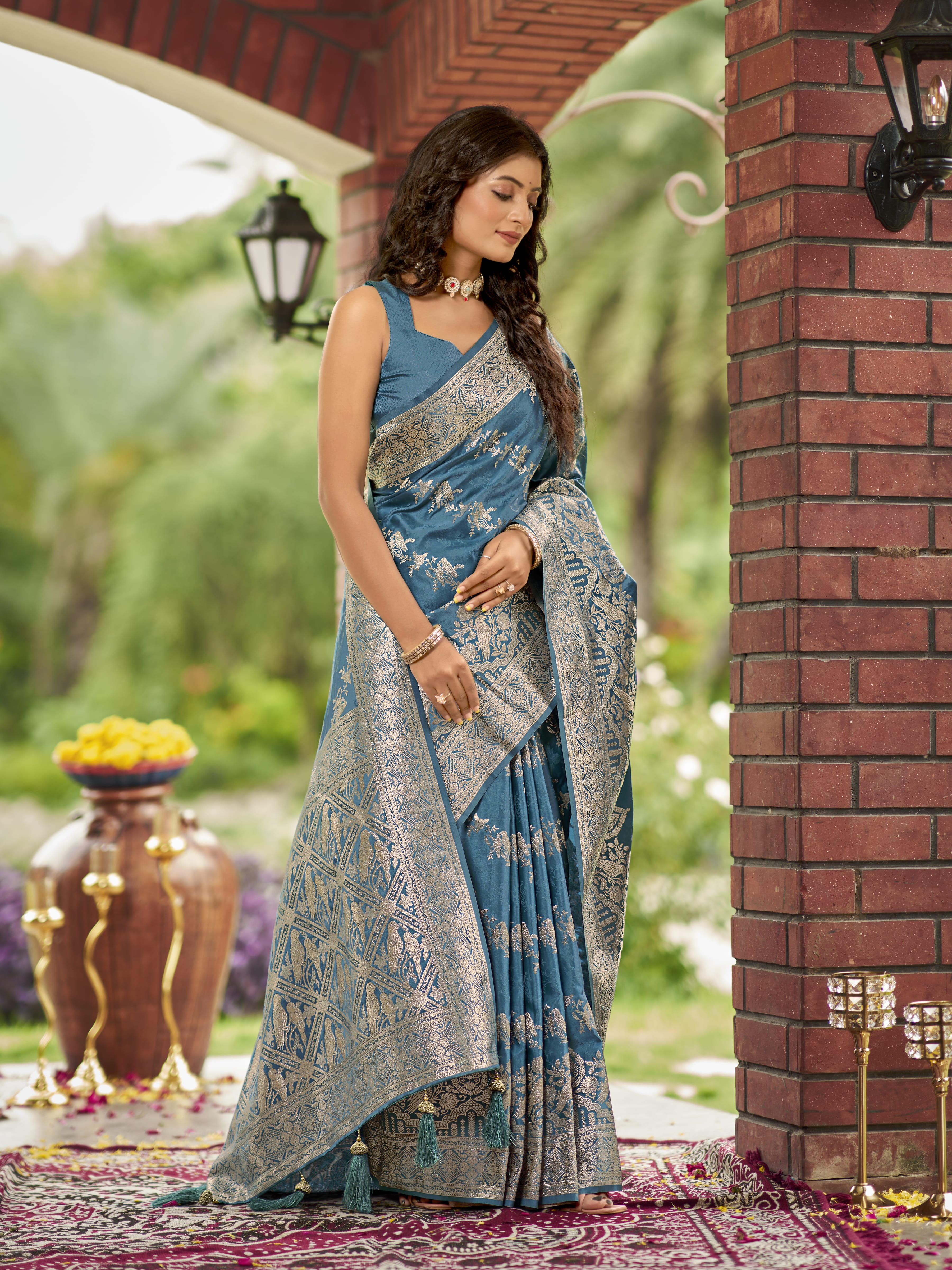 MANOHARI Banarasi Silk Blend Jacquard Work Saree - Blue - Dista