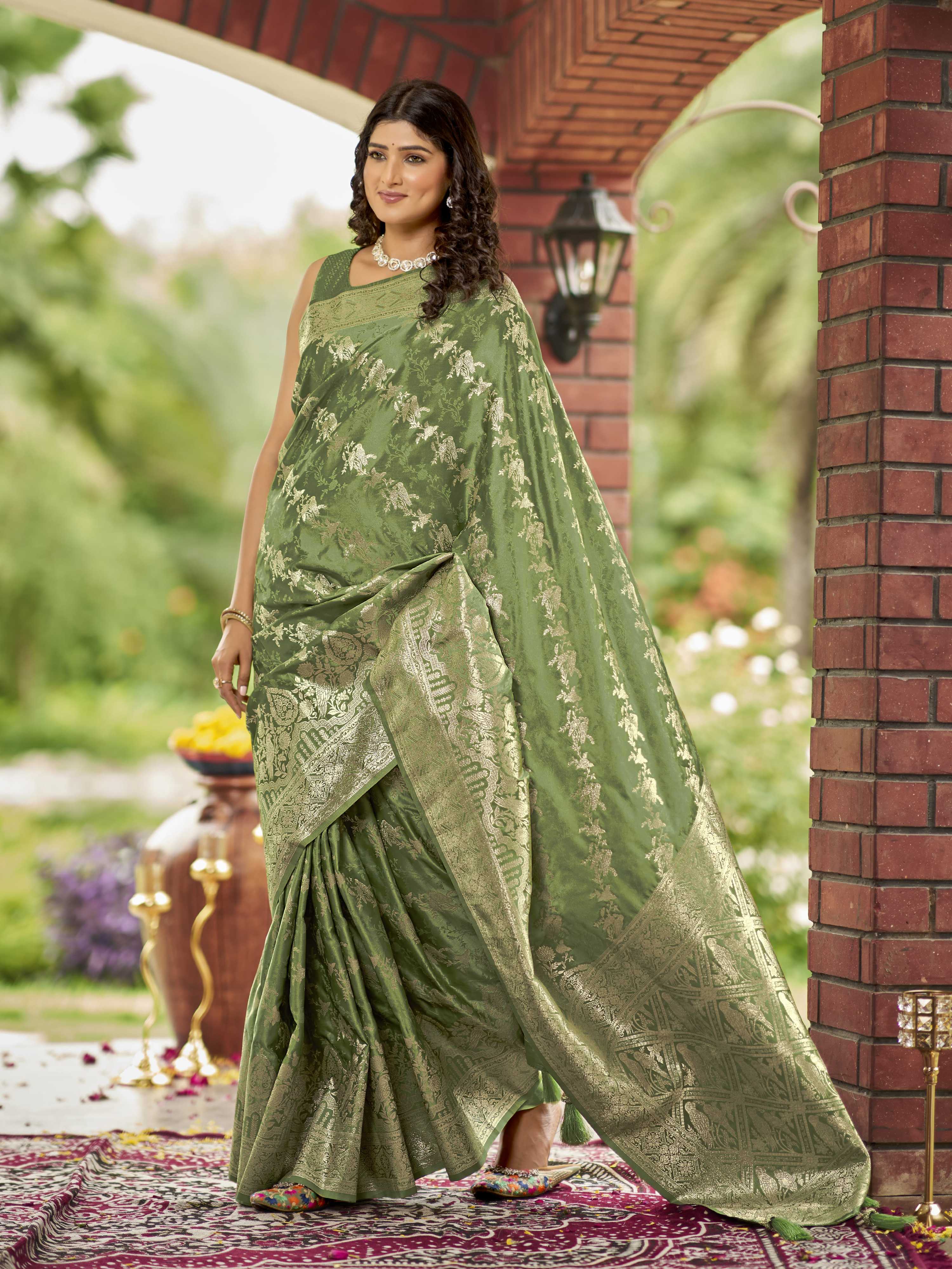 MANOHARI Banarasi Silk Blend Jacquard Work Saree - Green - Dista