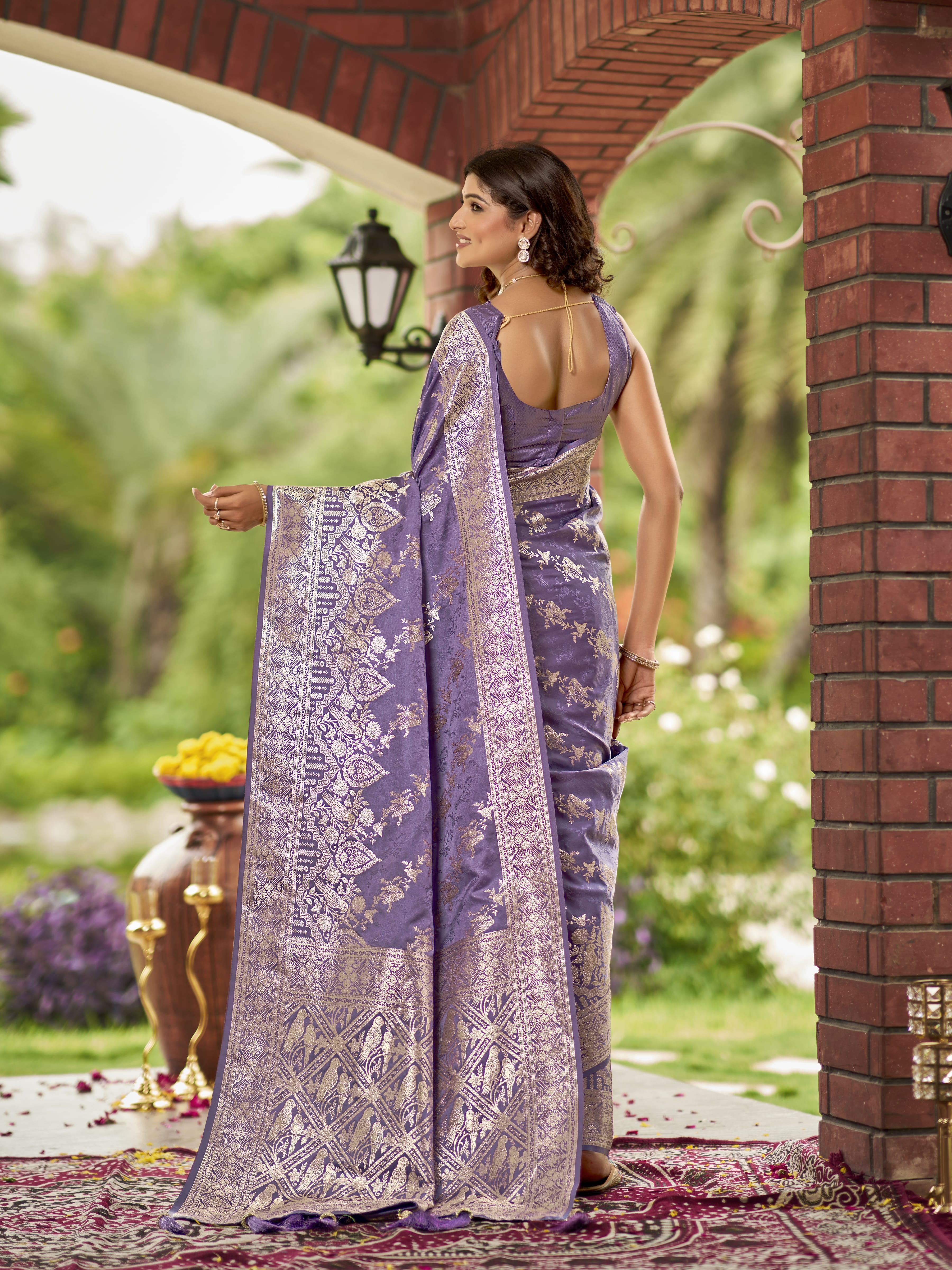MANOHARI Banarasi Silk Blend Jacquard Work Saree - Purple - Dista