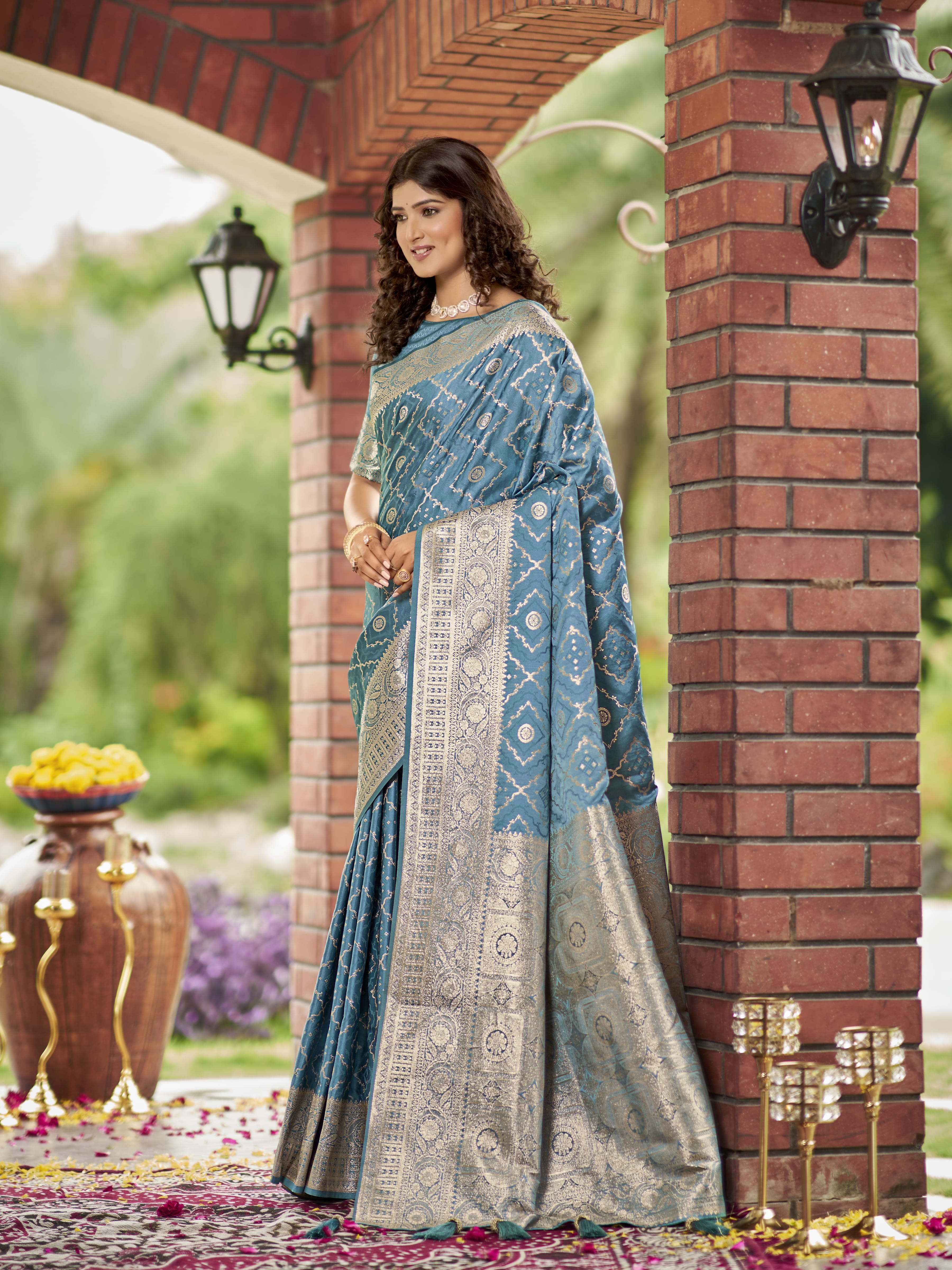 MANOHARI Banarasi Silk Blend Jacquard Work Saree - Blue - Dista