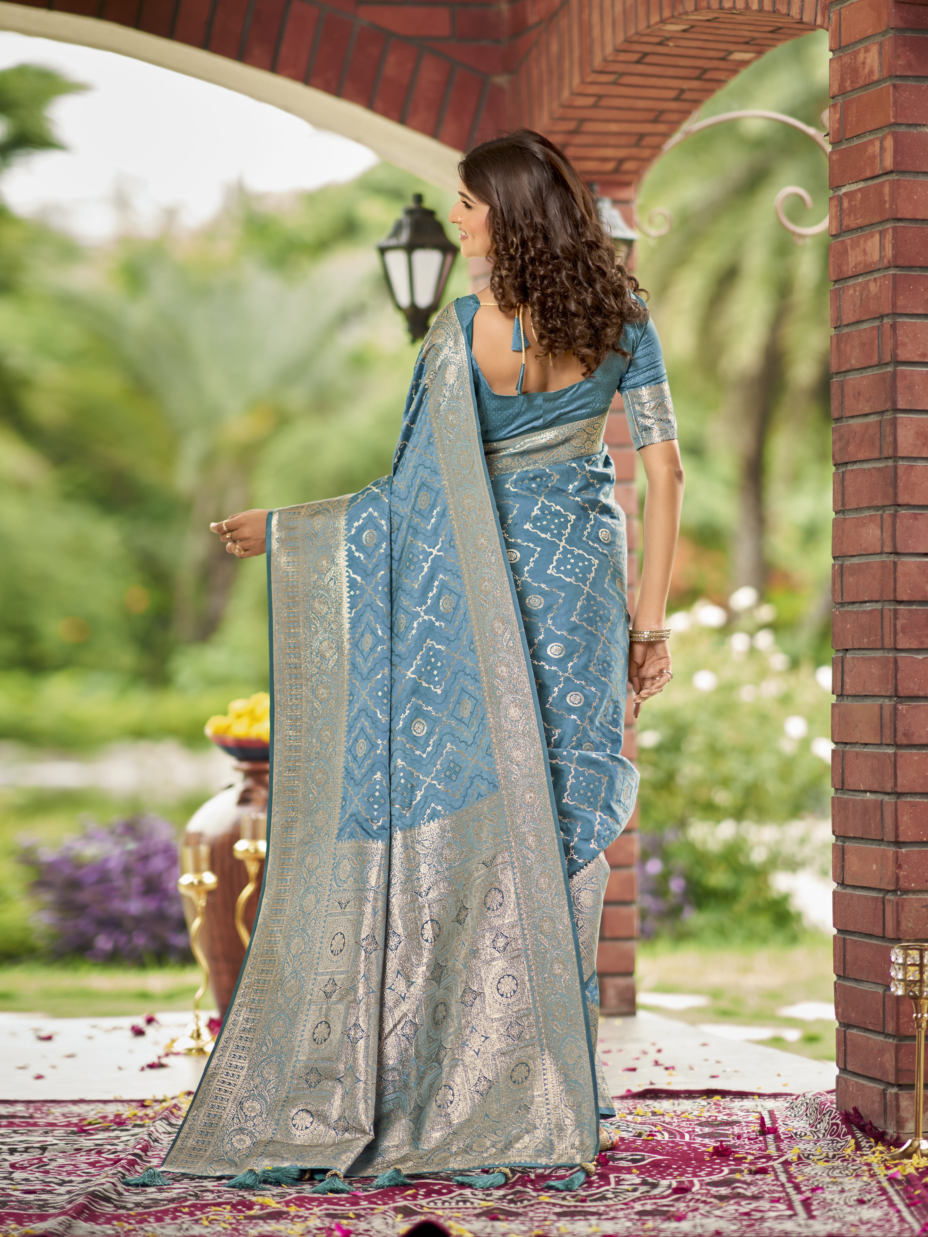 MANOHARI Banarasi Silk Blend Jacquard Work Saree - Blue - Dista