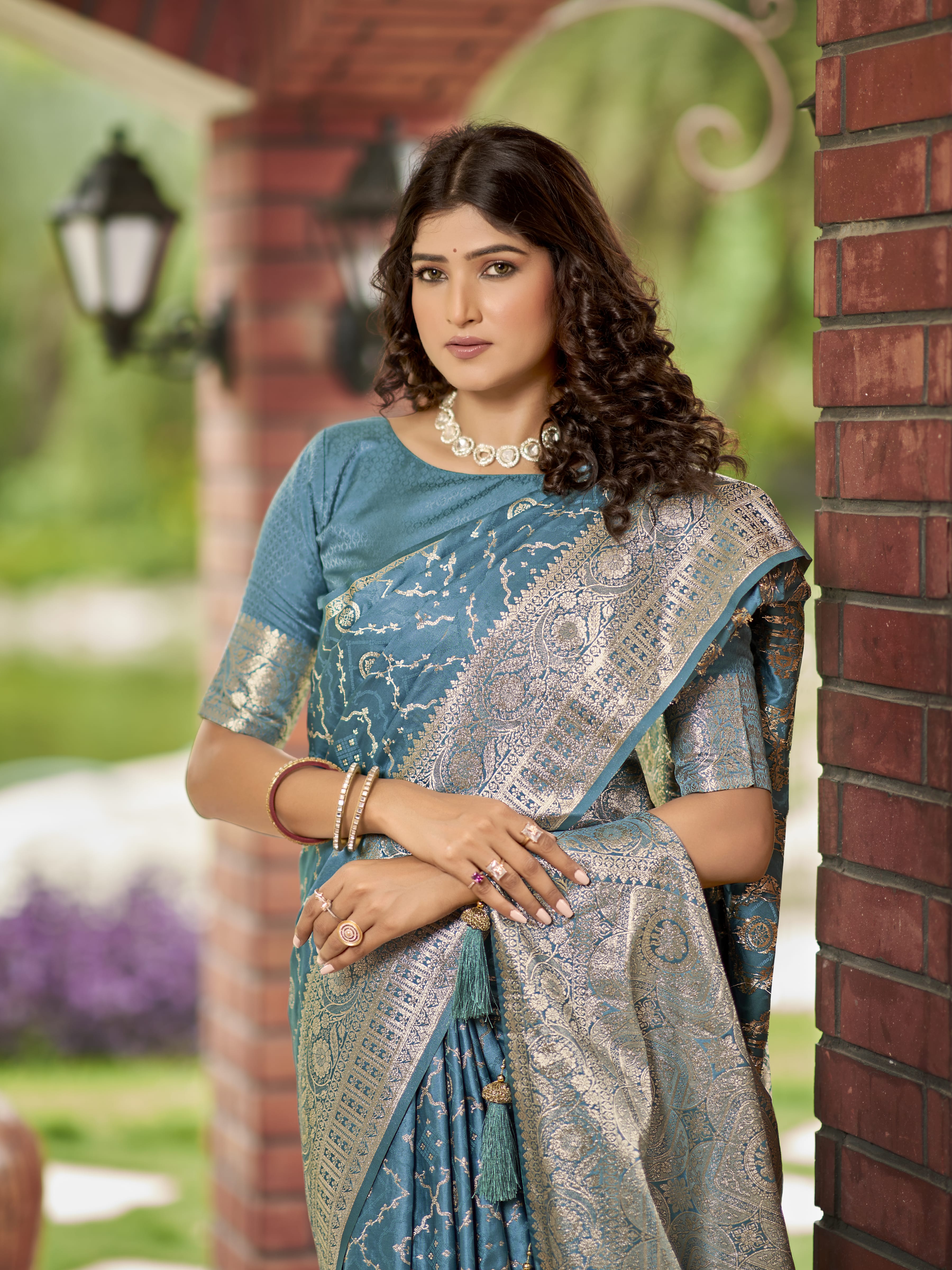 MANOHARI Banarasi Silk Blend Jacquard Work Saree - Blue - Dista