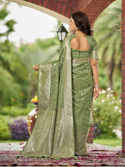 MANOHARI Banarasi Silk Blend Jacquard Work Saree - Green - Dista
