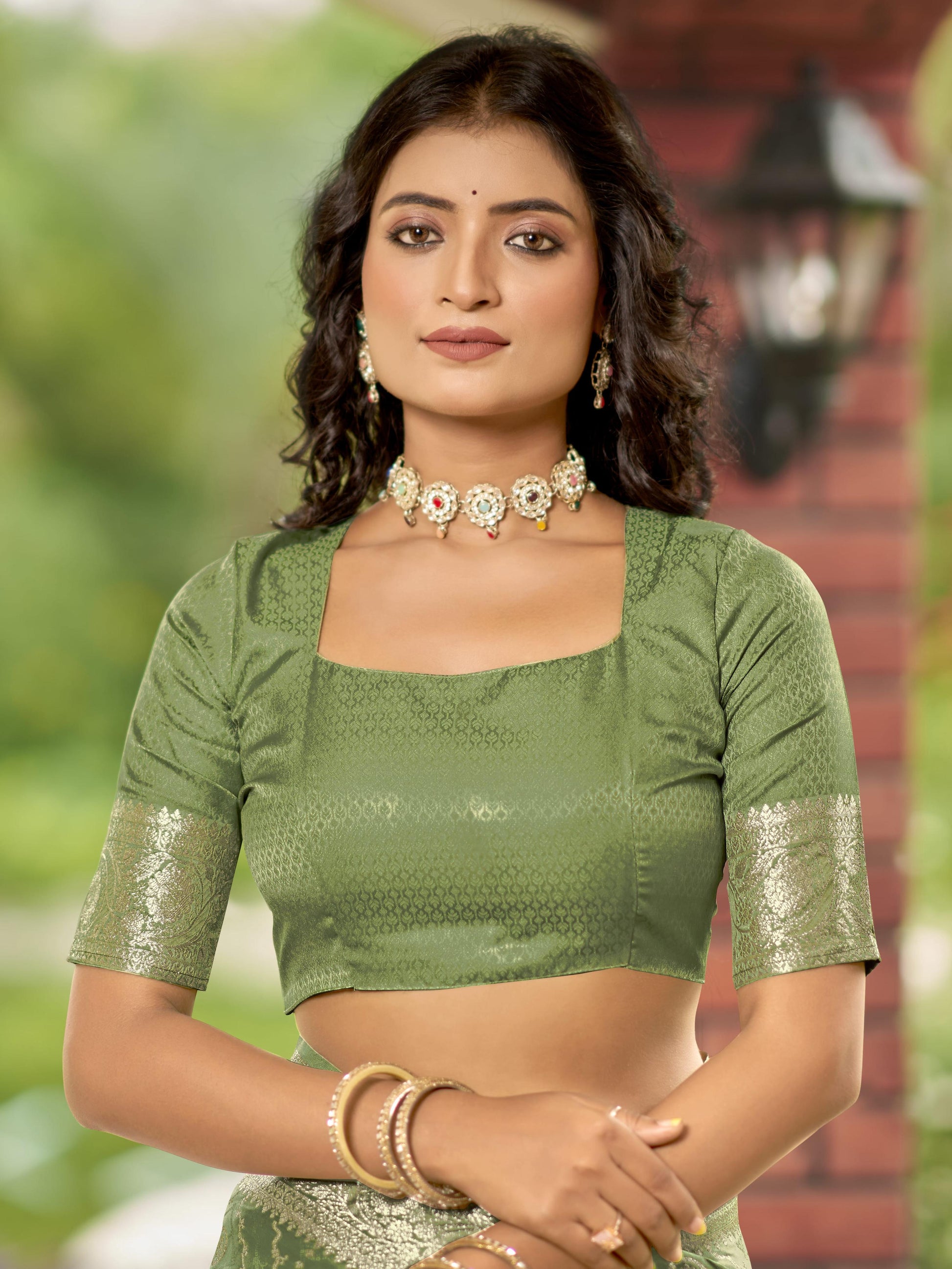 MANOHARI Banarasi Silk Blend Jacquard Work Saree - Green - Dista