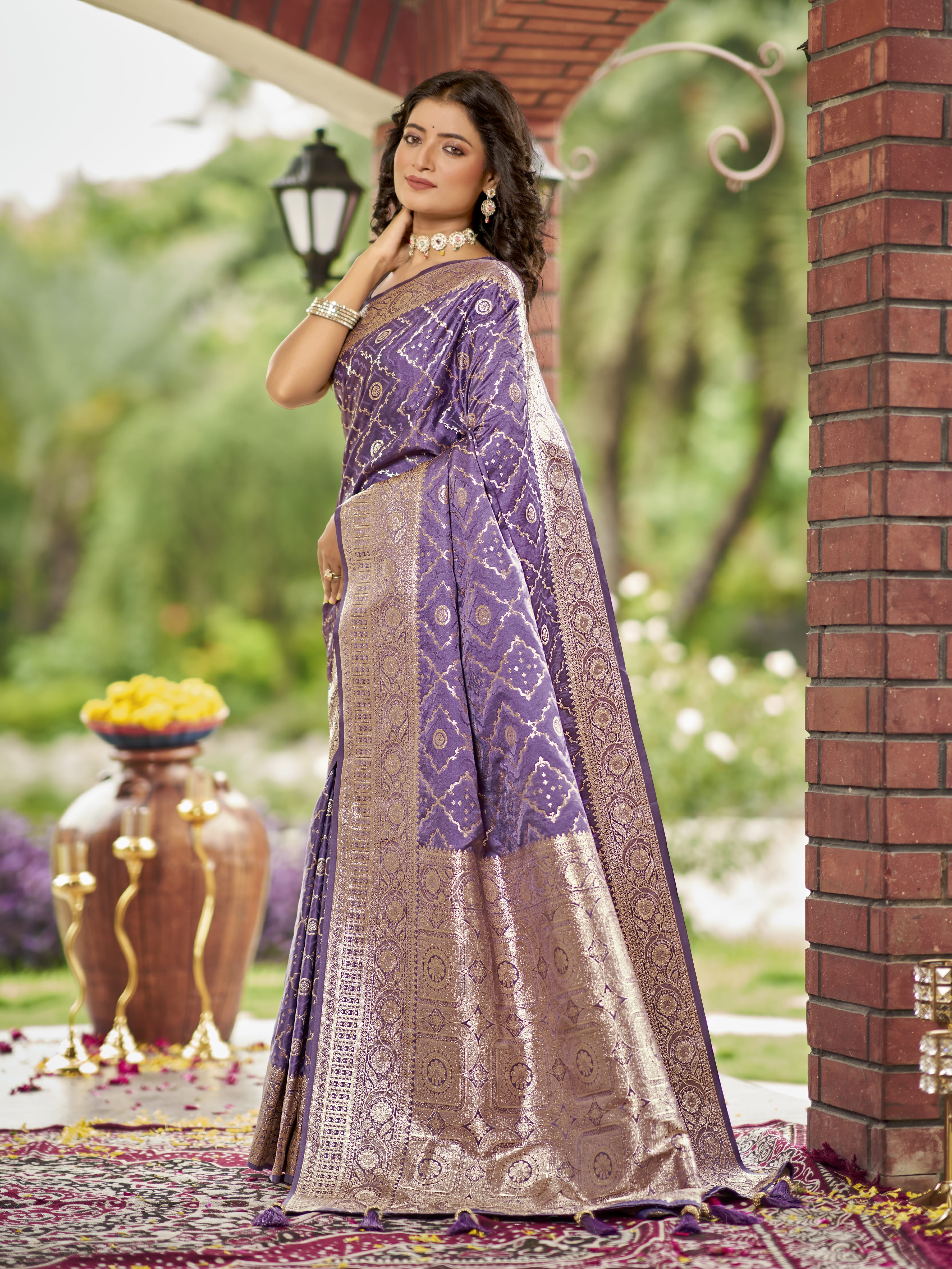 MANOHARI Banarasi Silk Blend Jacquard Work Saree - Purple - Dista