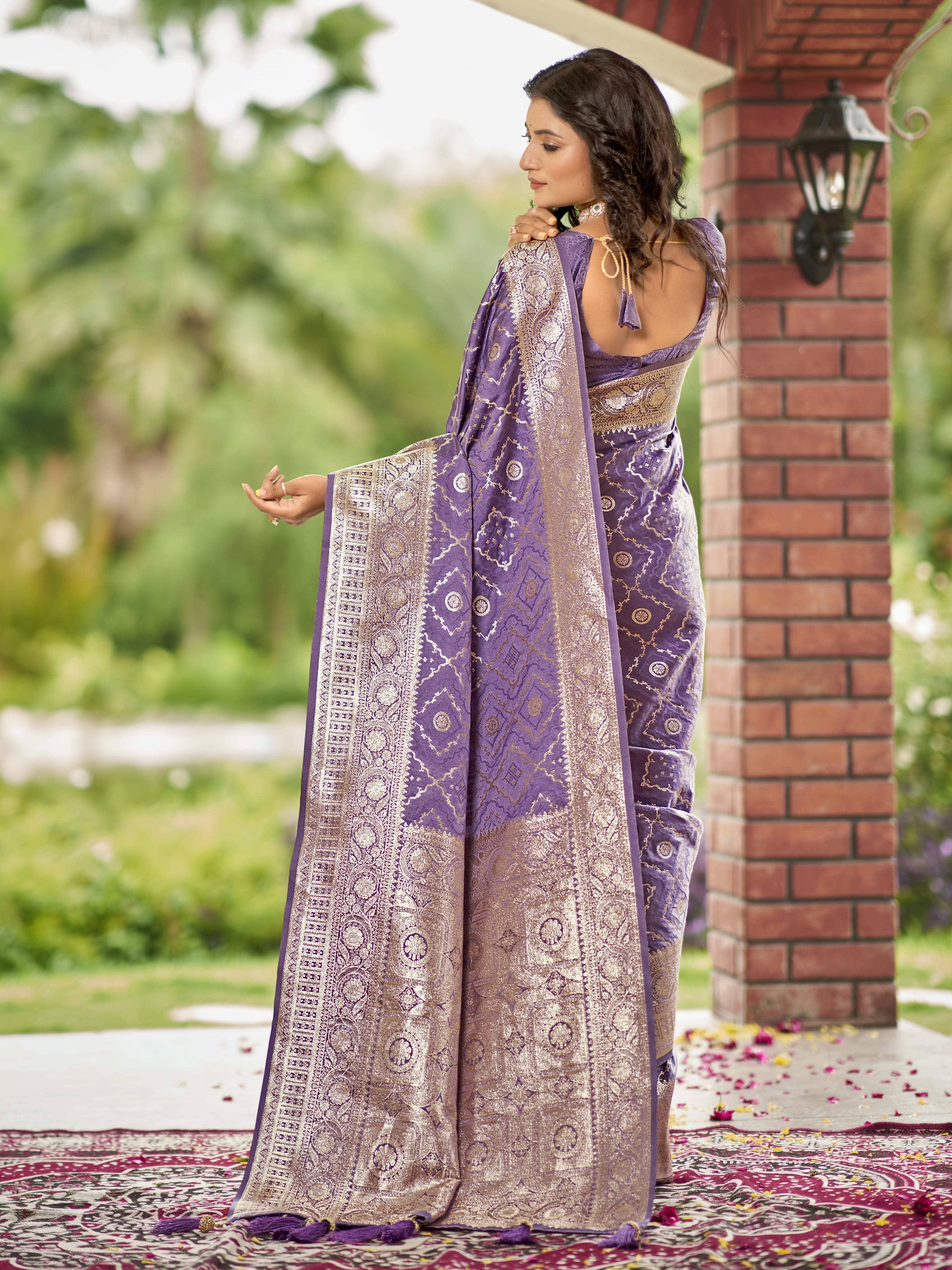 MANOHARI Banarasi Silk Blend Jacquard Work Saree - Purple - Dista