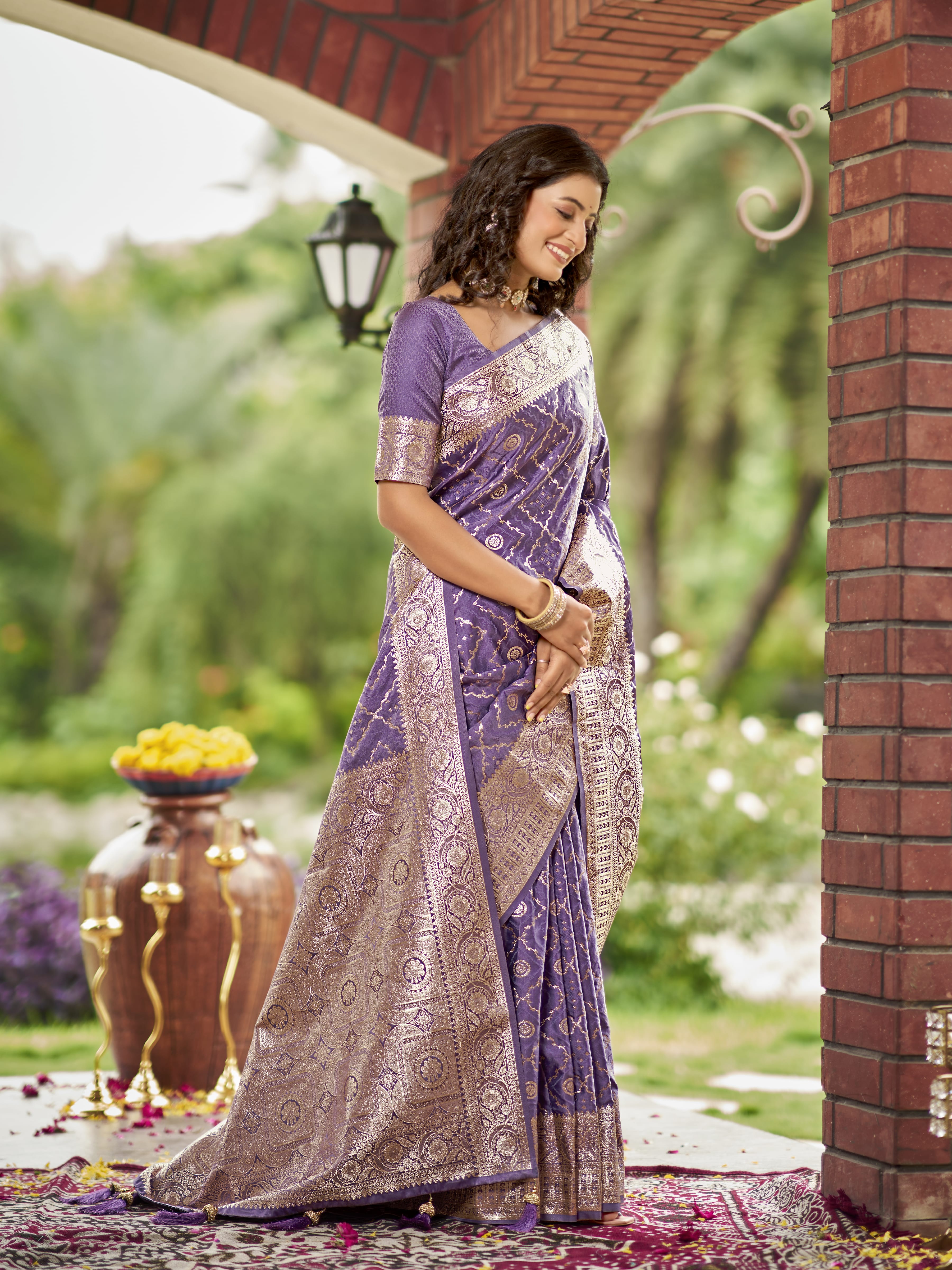 MANOHARI Banarasi Silk Blend Jacquard Work Saree - Purple - Dista