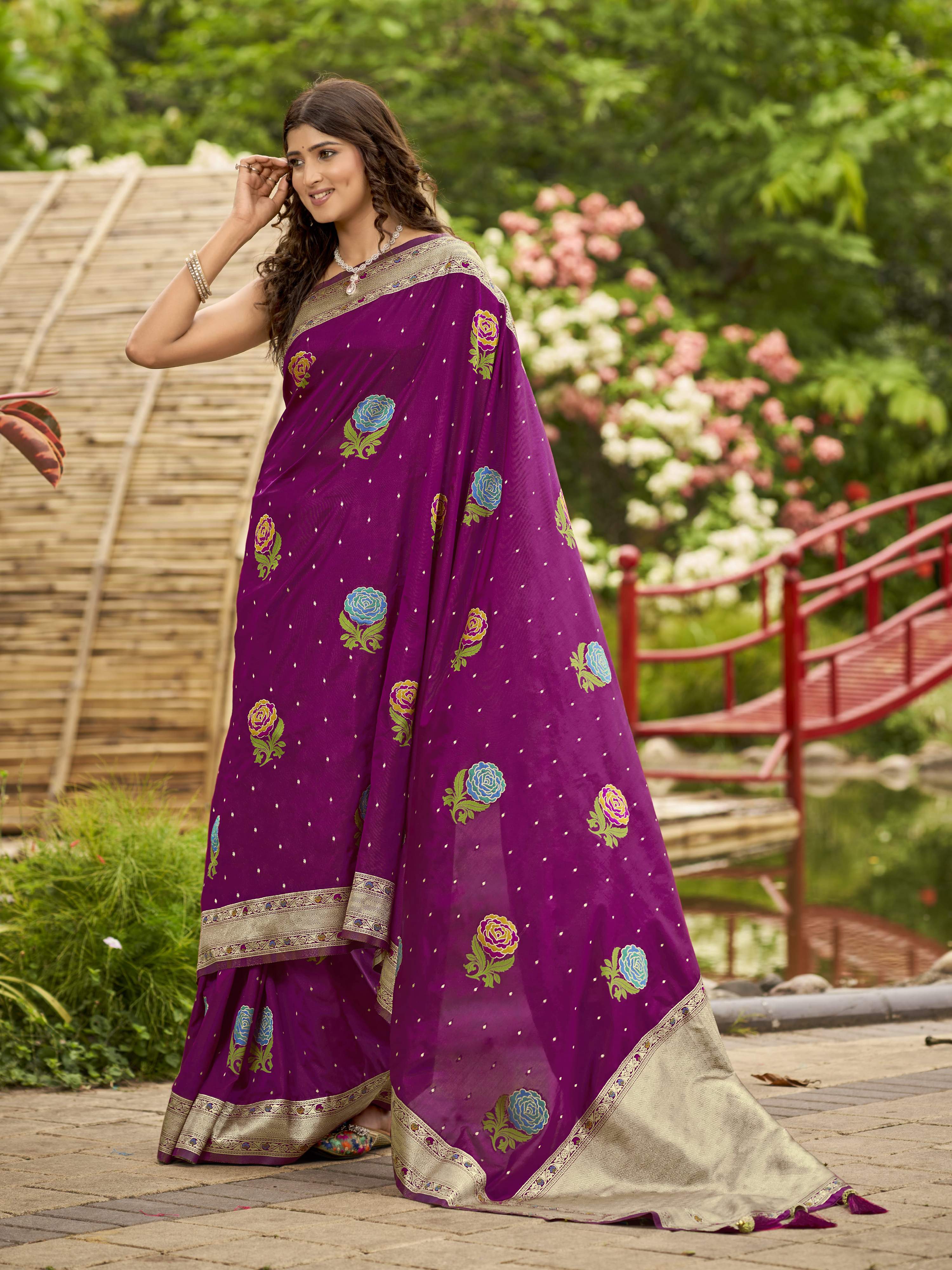 MANOHARI Banarasi Silk Blend Jacquard Work Saree - Pink - Dista
