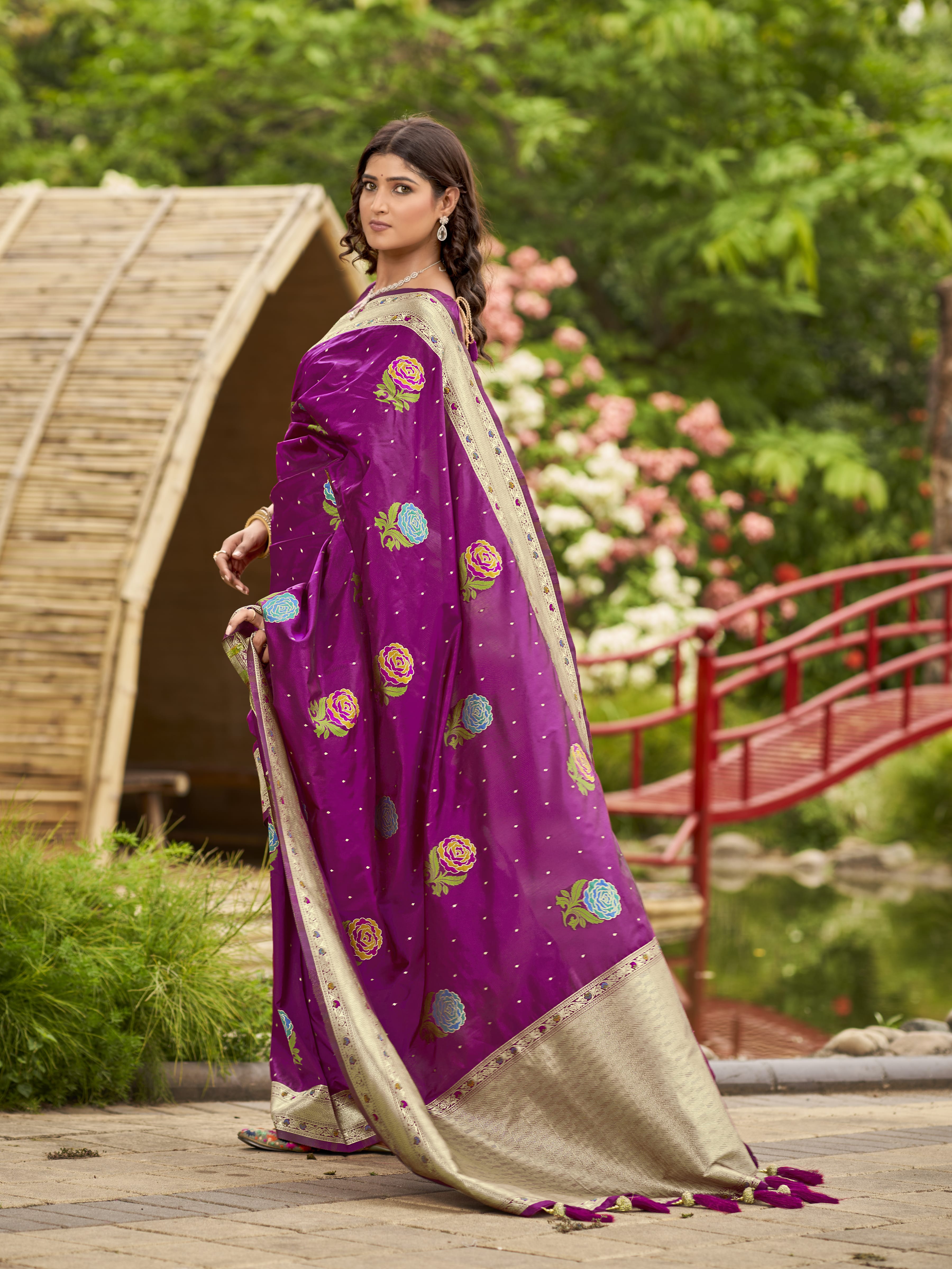 MANOHARI Banarasi Silk Blend Jacquard Work Saree - Pink - Dista