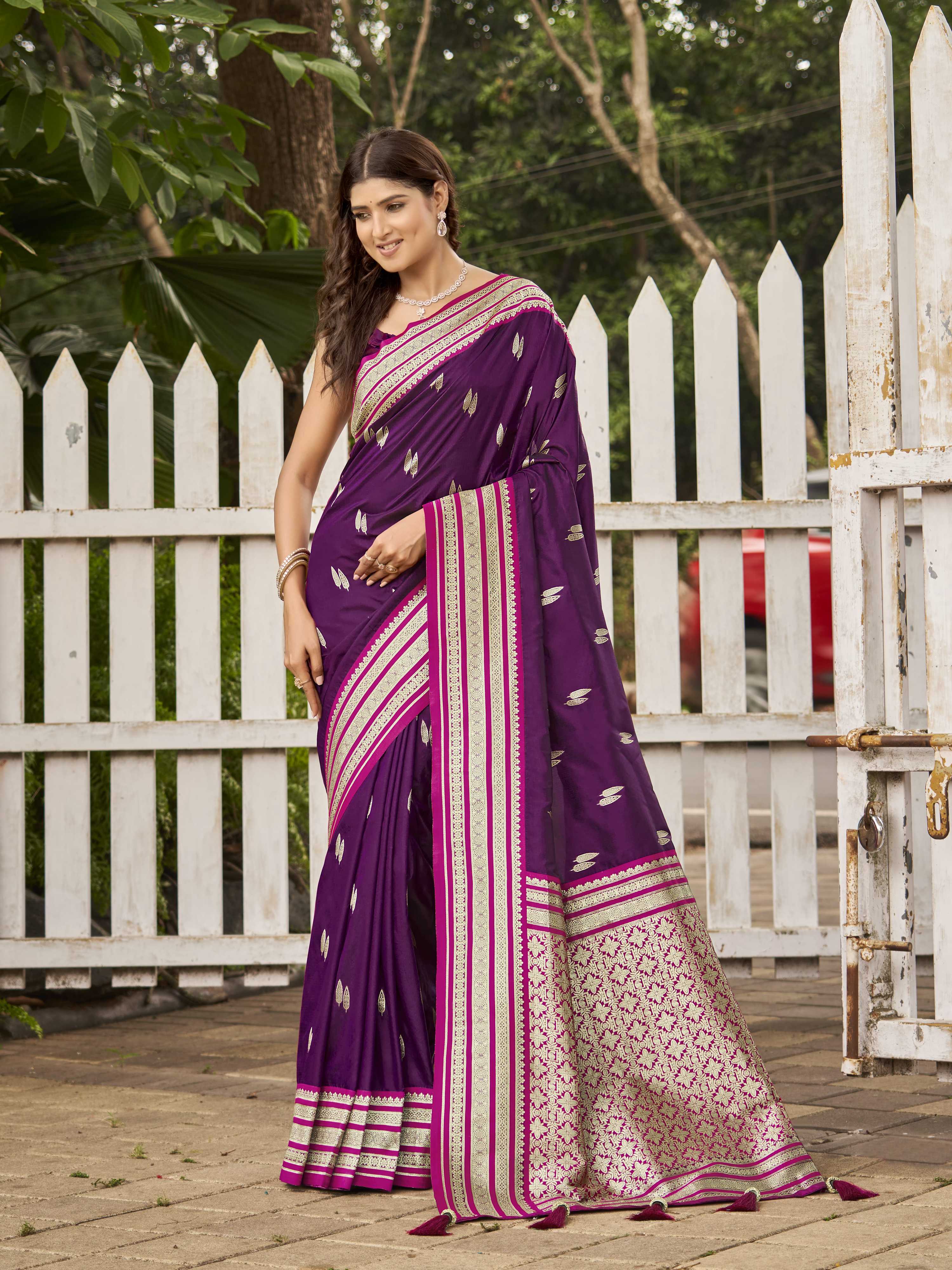 MANOHARI Banarasi Silk Blend Jacquard Work Saree - Purple - Dista