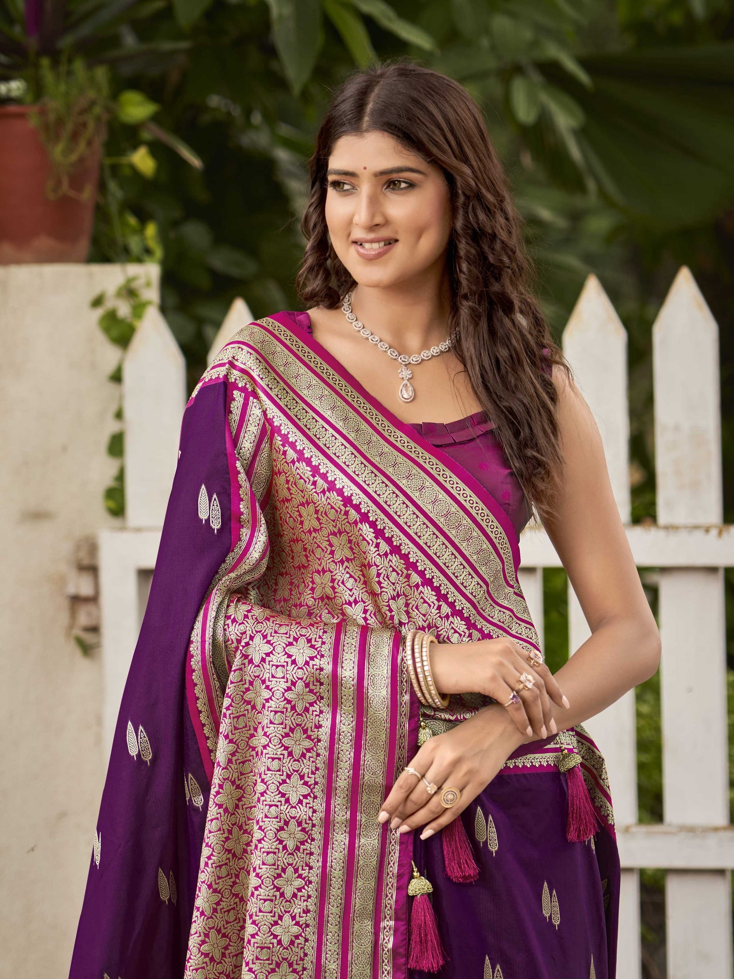 MANOHARI Banarasi Silk Blend Jacquard Work Saree - Purple - Dista