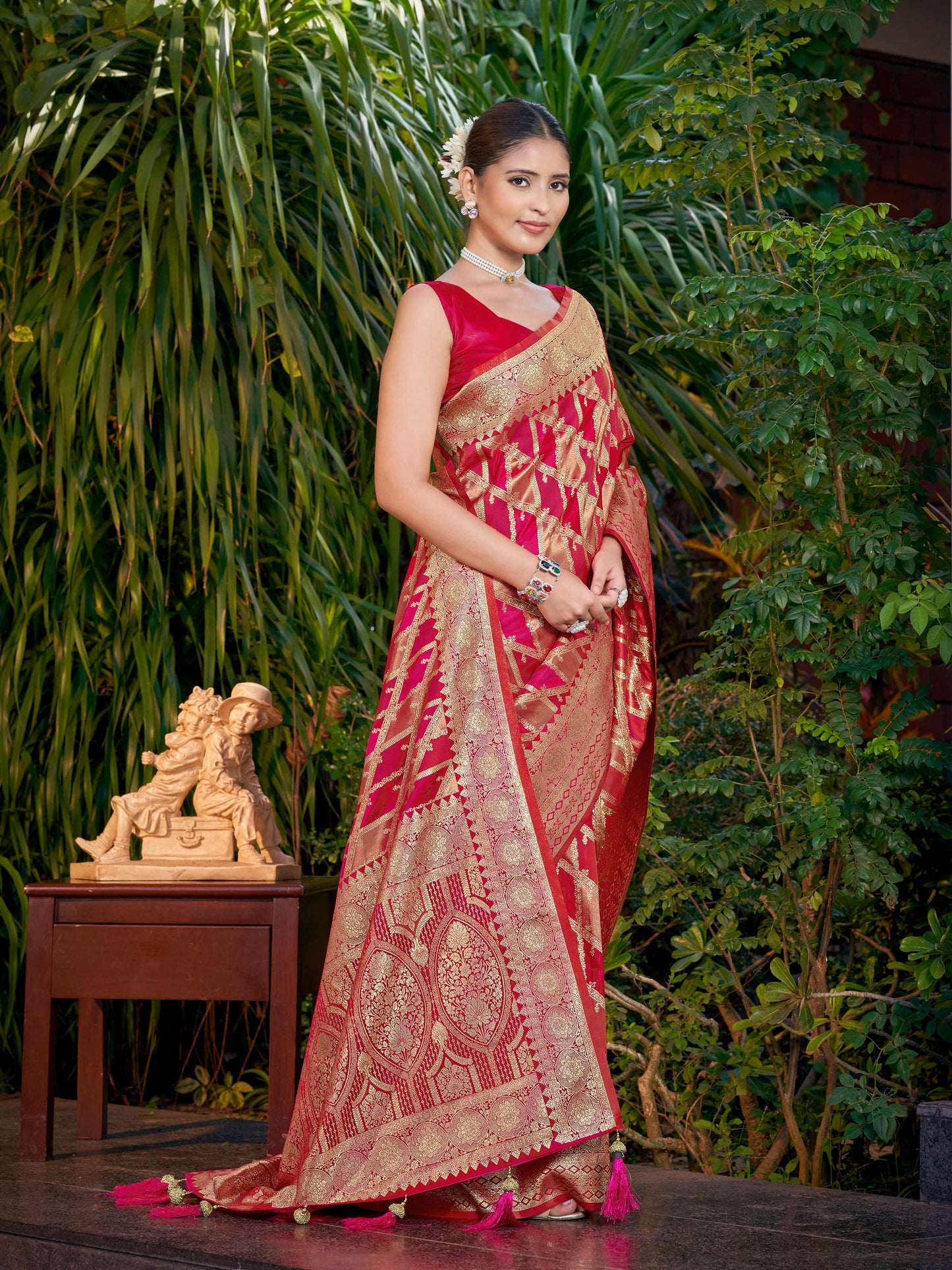 MANOHARI Banarasi Silk Blend Jacquard Work Saree - Pink - Dista