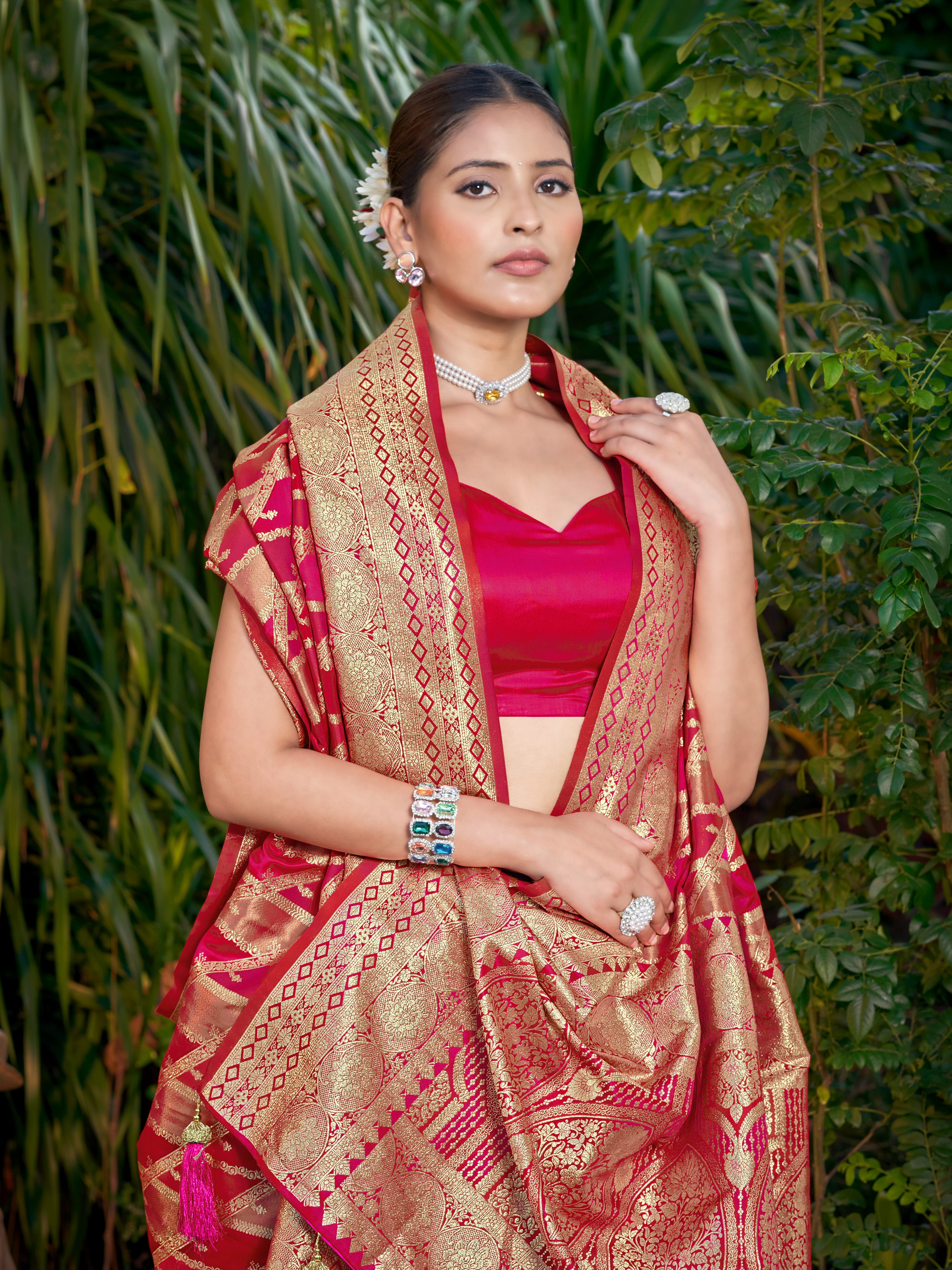 MANOHARI Banarasi Silk Blend Jacquard Work Saree - Pink - Dista