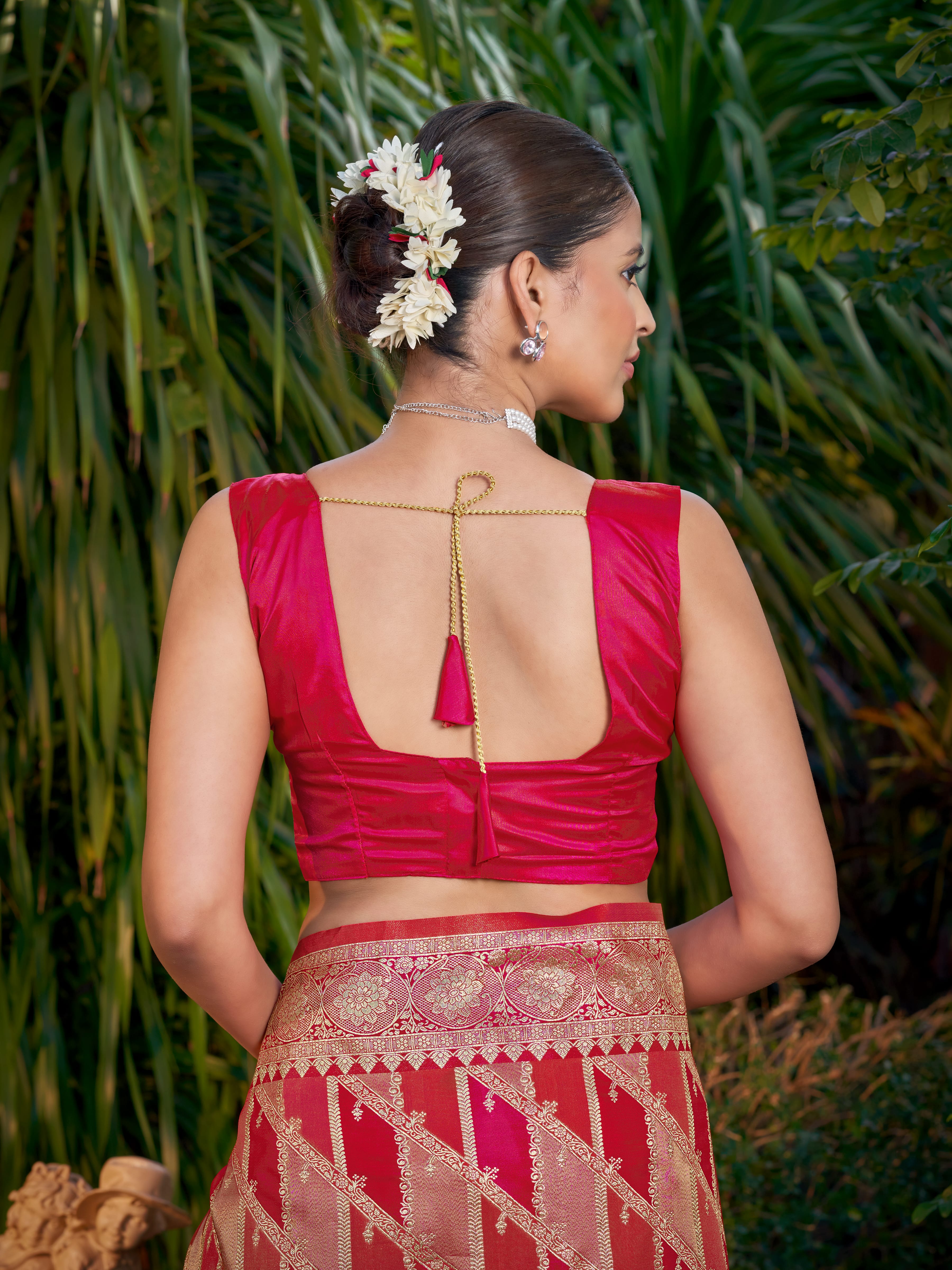 MANOHARI Banarasi Silk Blend Jacquard Work Saree - Pink - Dista