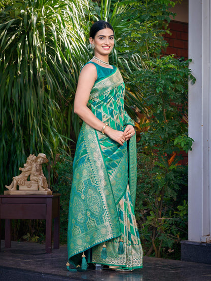 MANOHARI Banarasi Silk Blend Jacquard Work Saree - Green - Dista