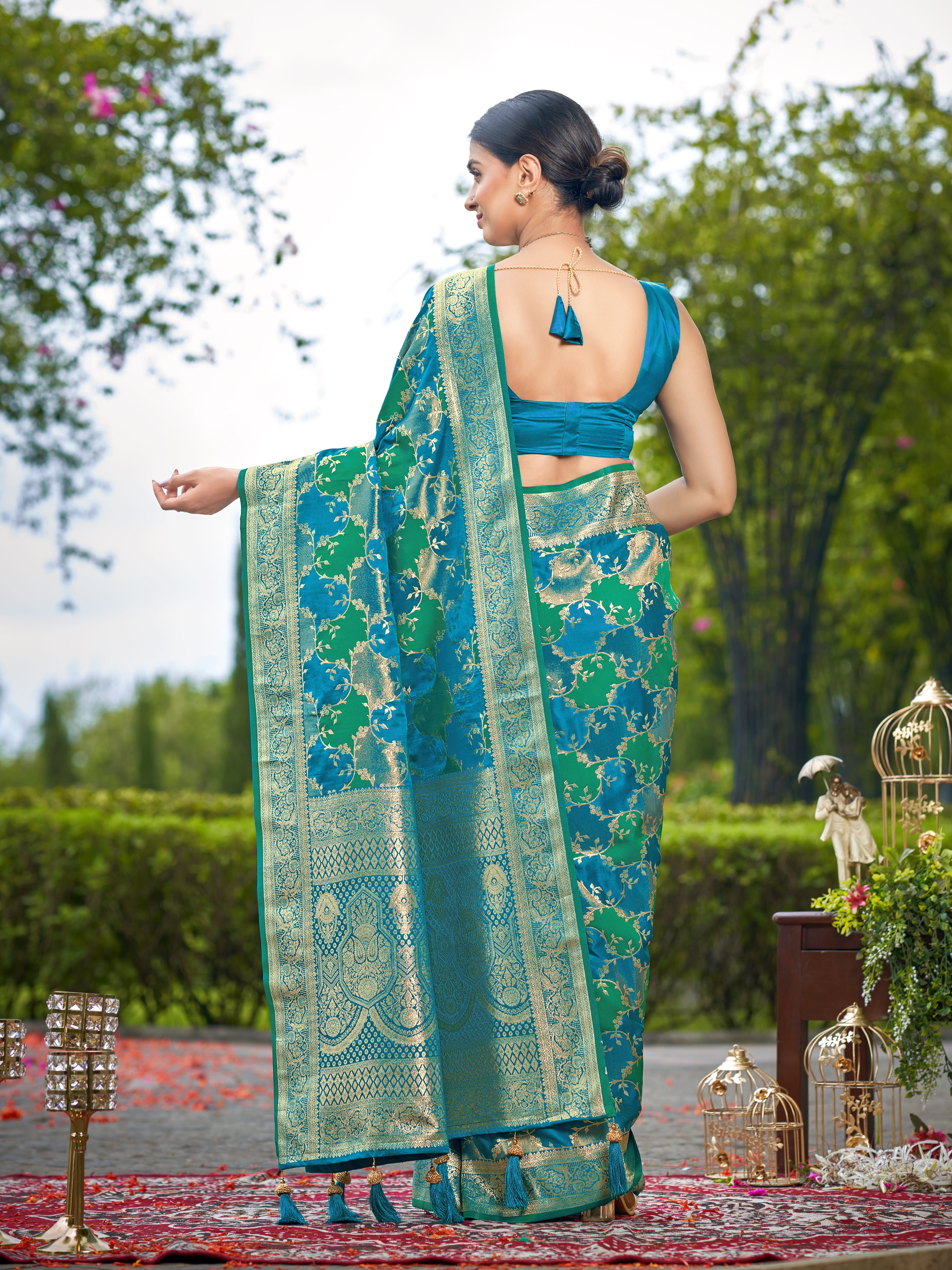 MANOHARI Banarasi Silk Blend Jacquard Work Saree - Turquoise - Dista