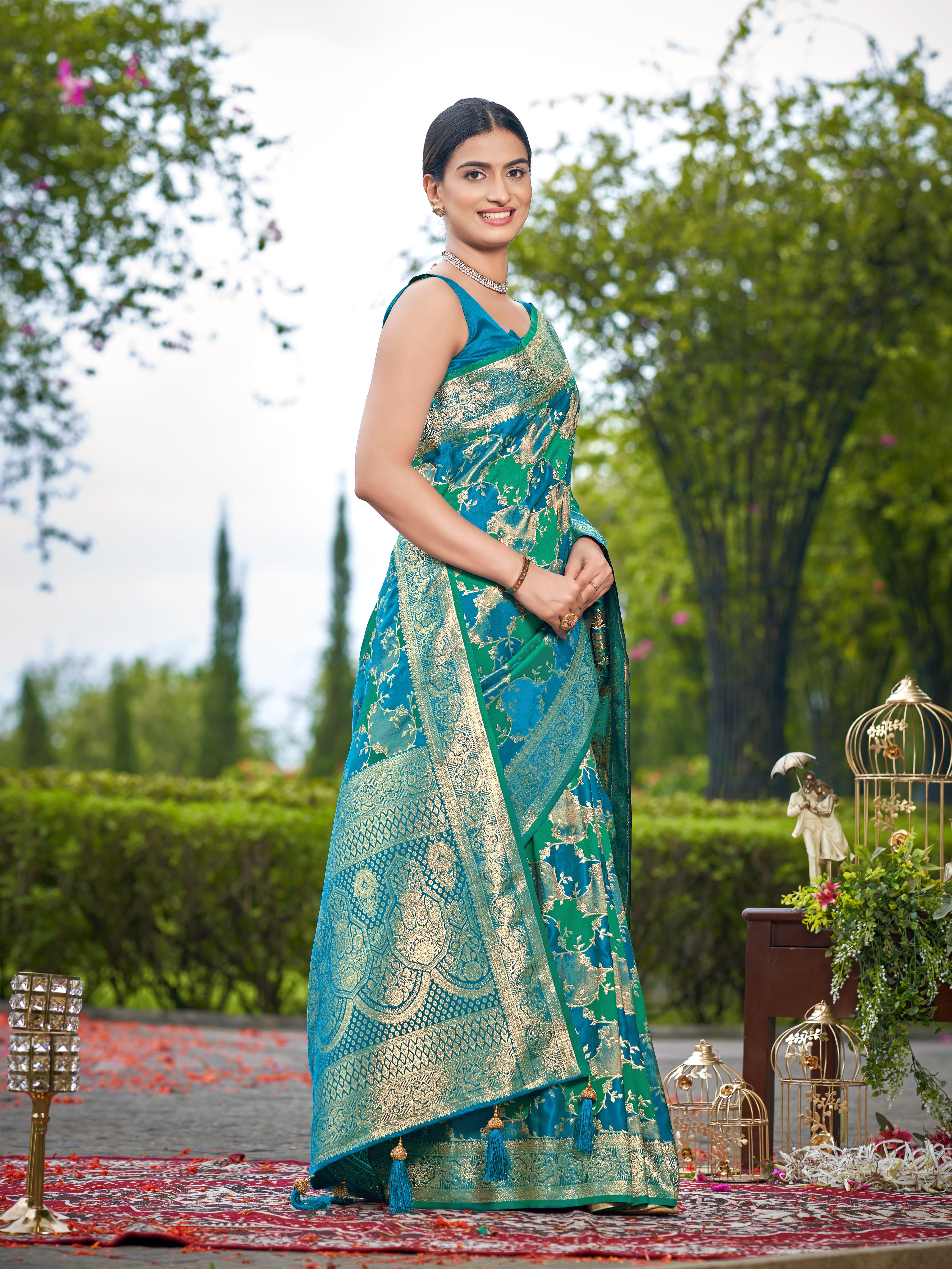 MANOHARI Banarasi Silk Blend Jacquard Work Saree - Turquoise - Dista