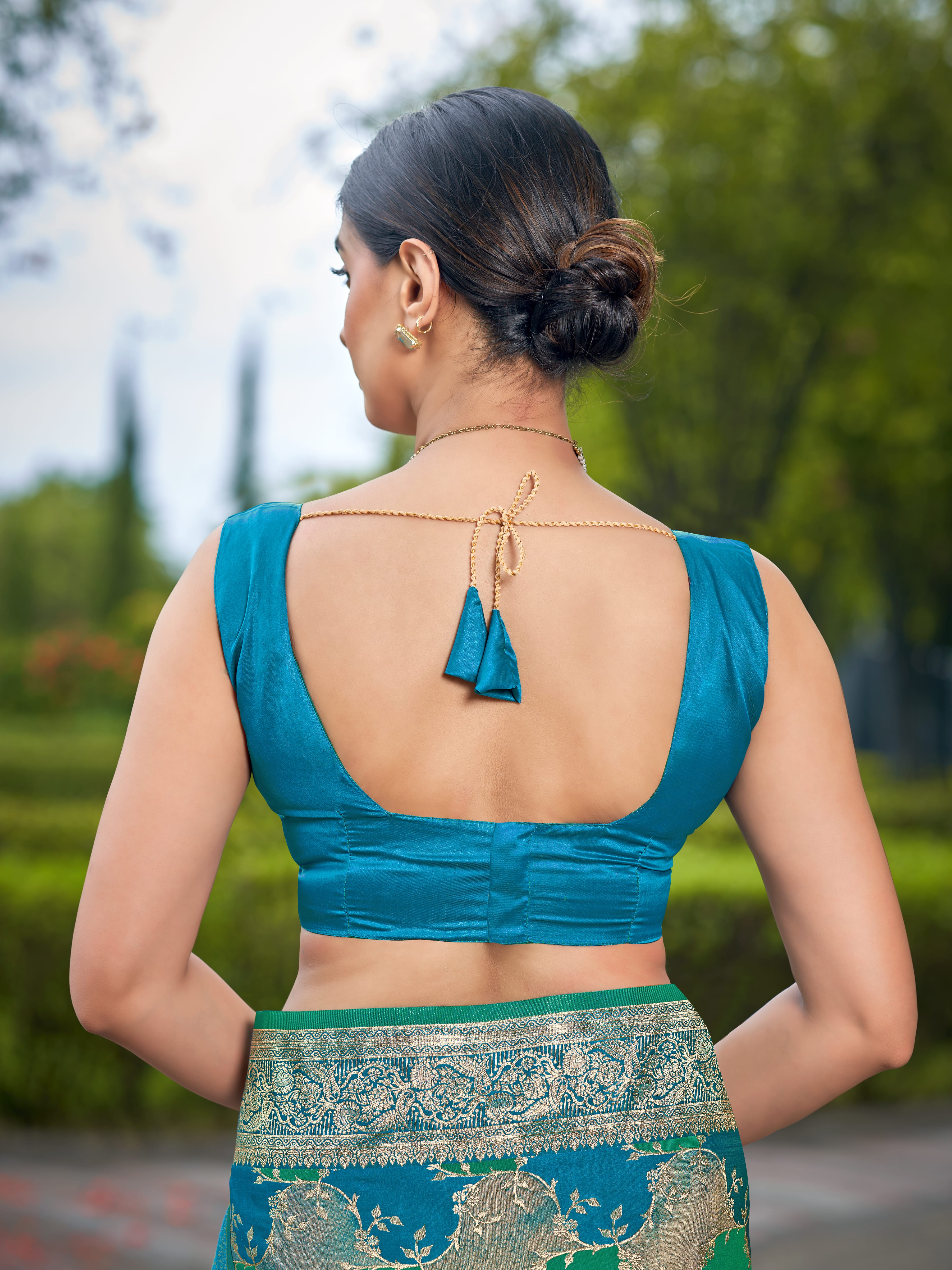 MANOHARI Banarasi Silk Blend Jacquard Work Saree - Turquoise - Dista