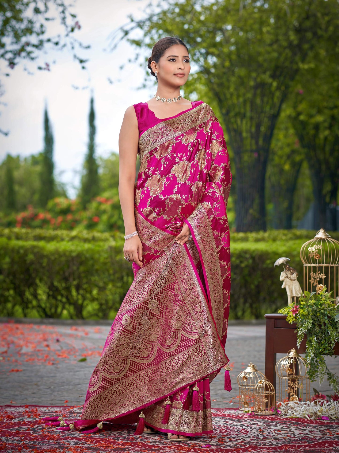 MANOHARI Banarasi Silk Blend Jacquard Work Saree - Pink - Dista
