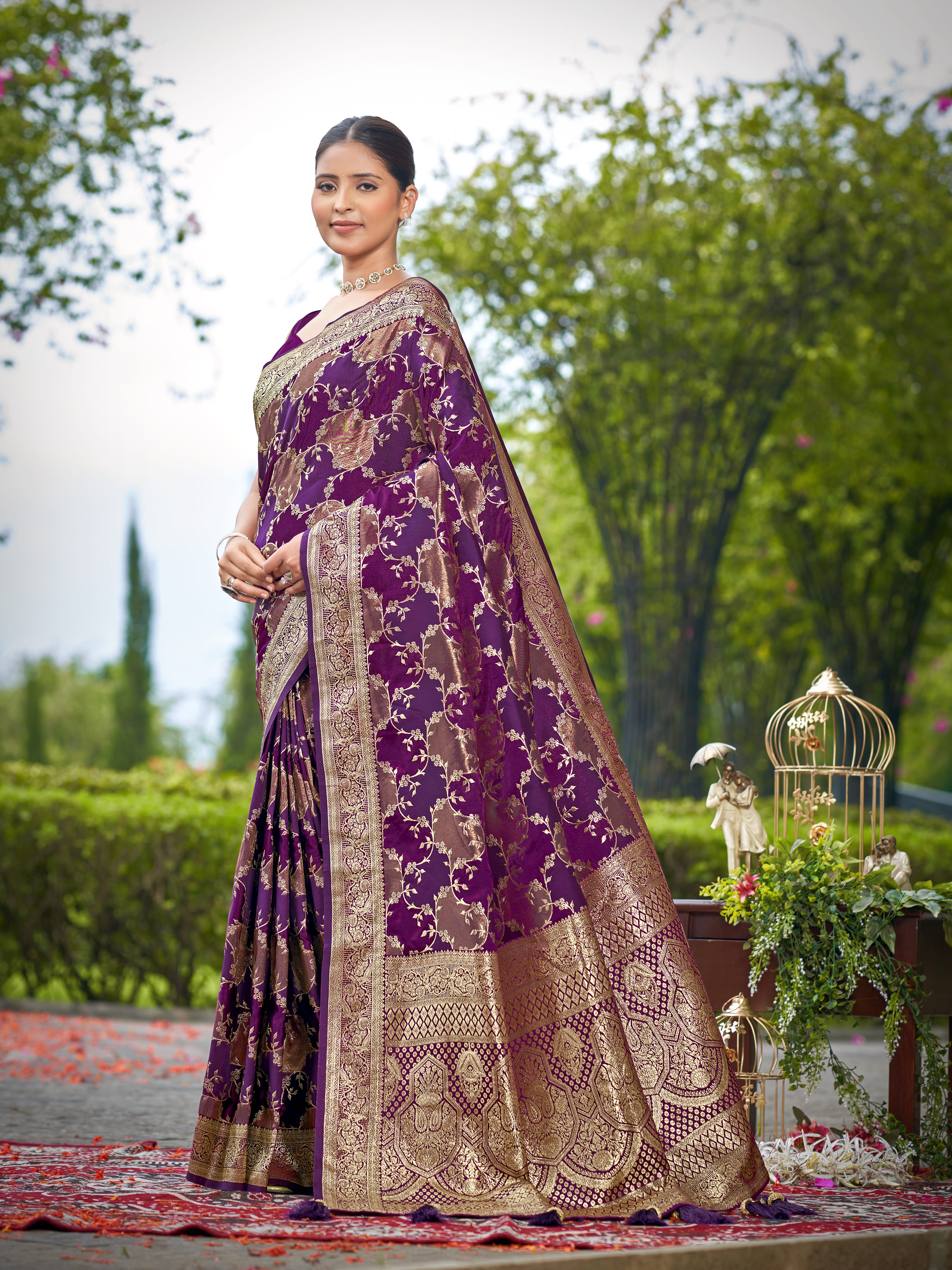 MANOHARI Banarasi Silk Blend Jacquard Work Saree - Purple - Dista