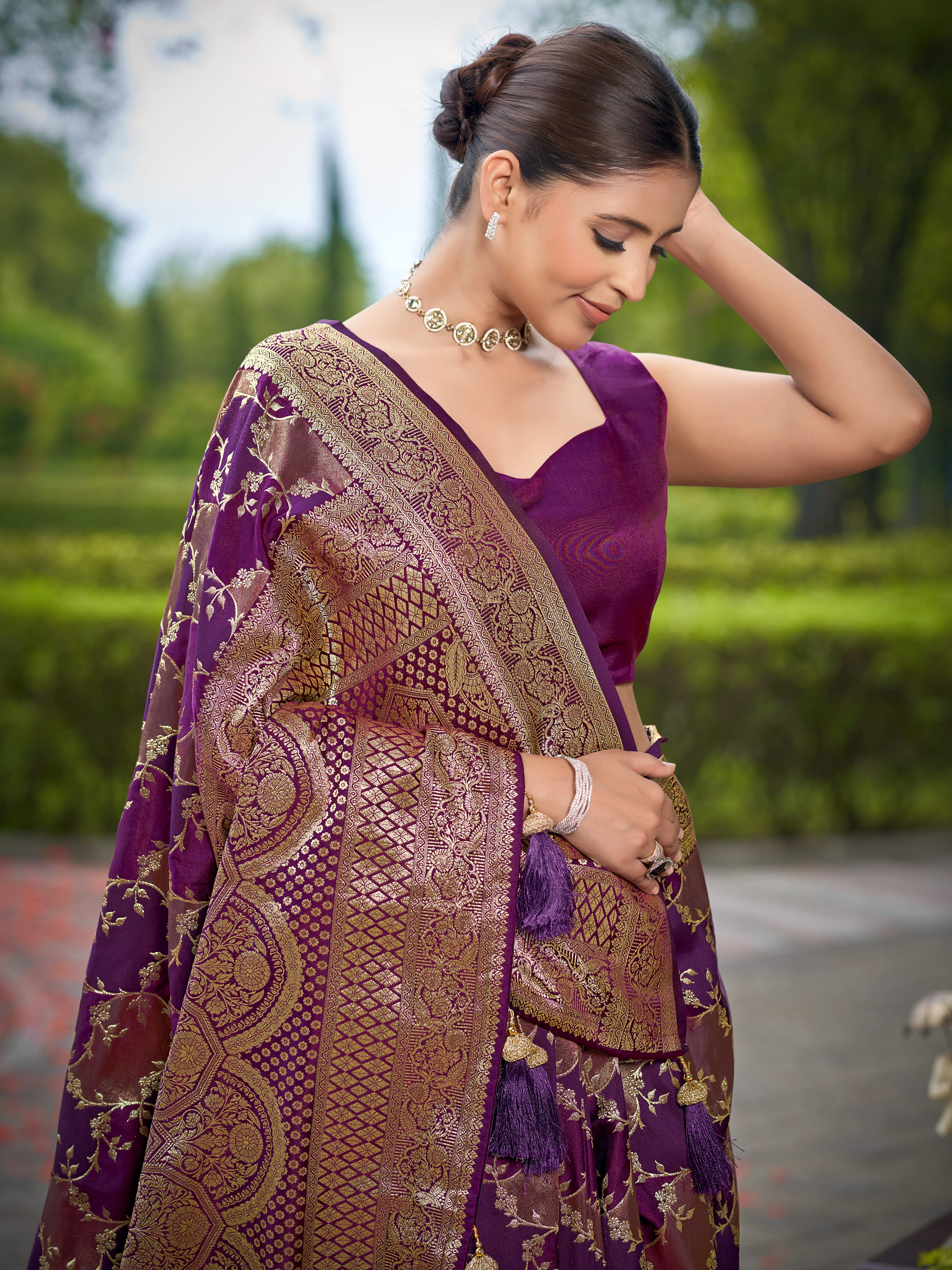 MANOHARI Banarasi Silk Blend Jacquard Work Saree - Purple - Dista
