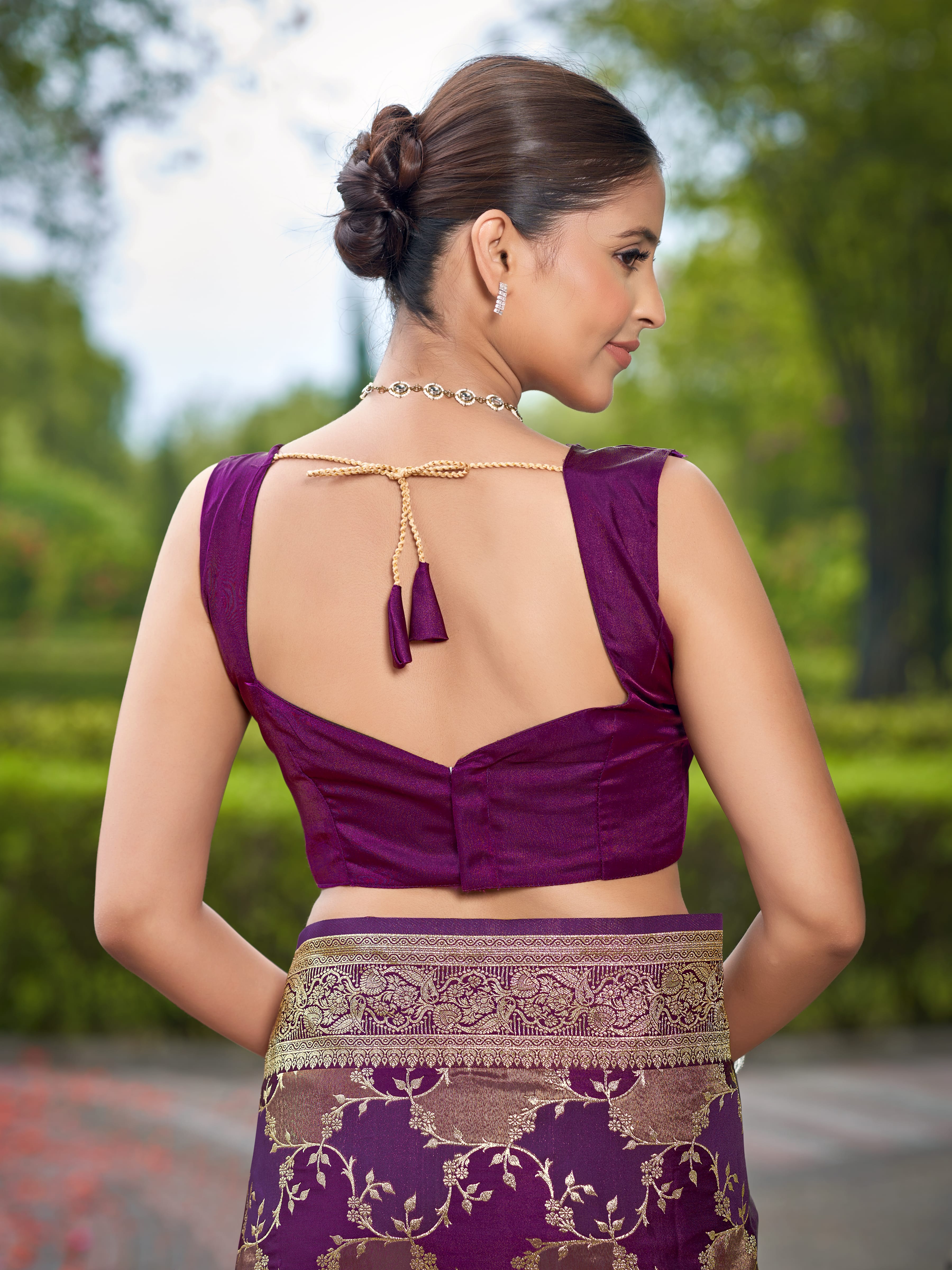 MANOHARI Banarasi Silk Blend Jacquard Work Saree - Purple - Dista