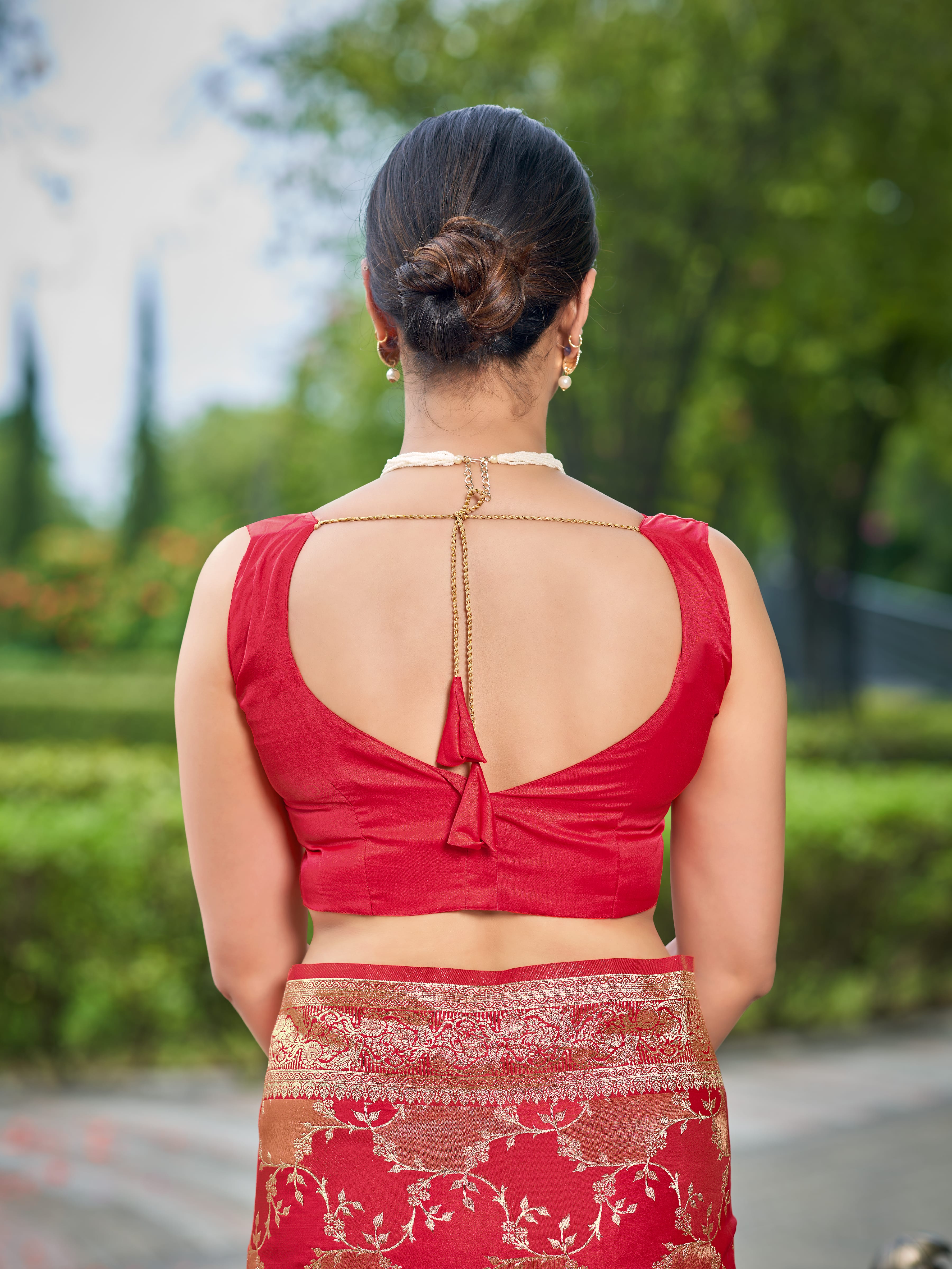 MANOHARI Banarasi Silk Blend Jacquard Work Saree - Red - Dista