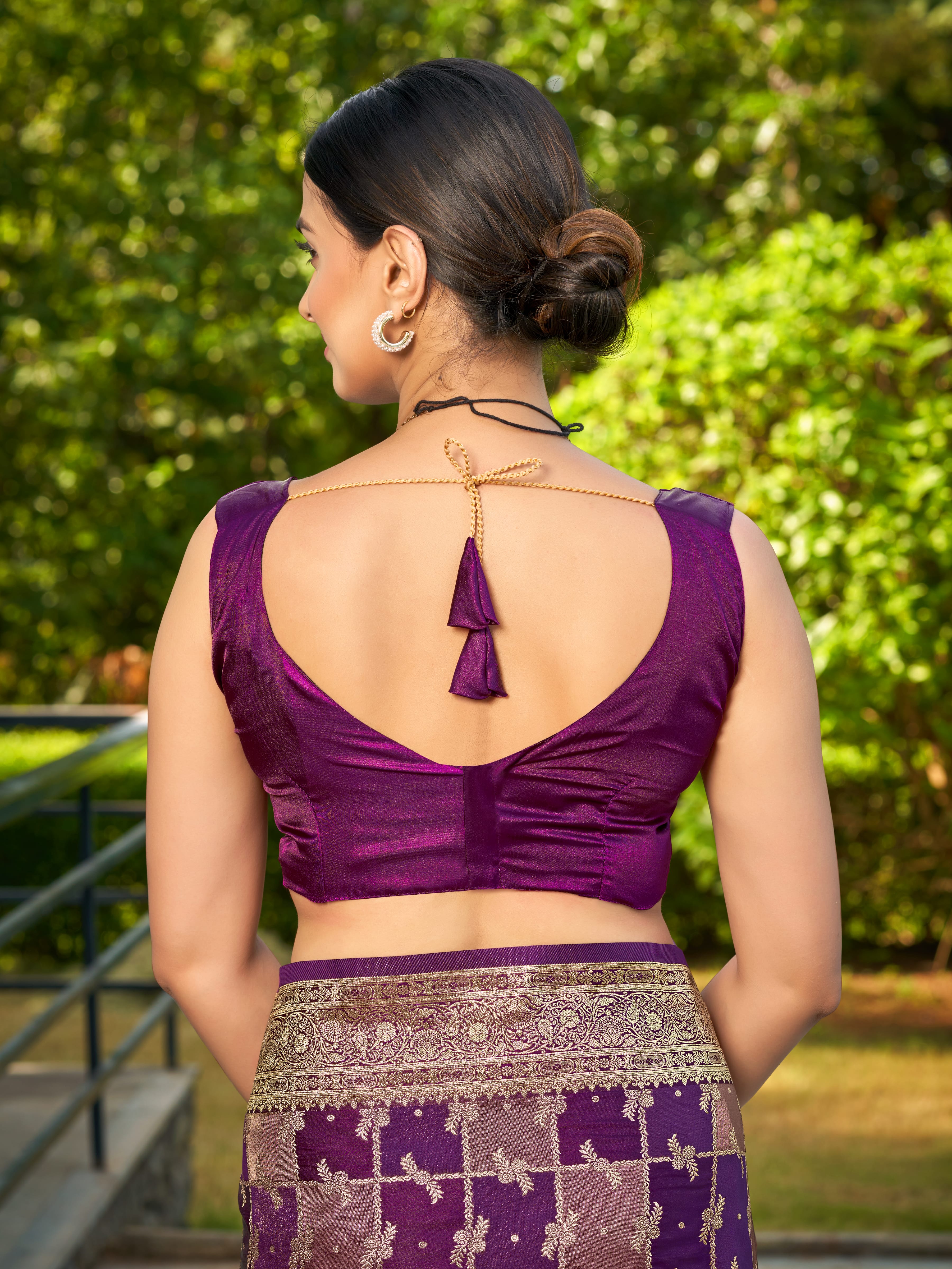 MANOHARI Banarasi Silk Blend Jacquard Work Saree - Purple - Dista