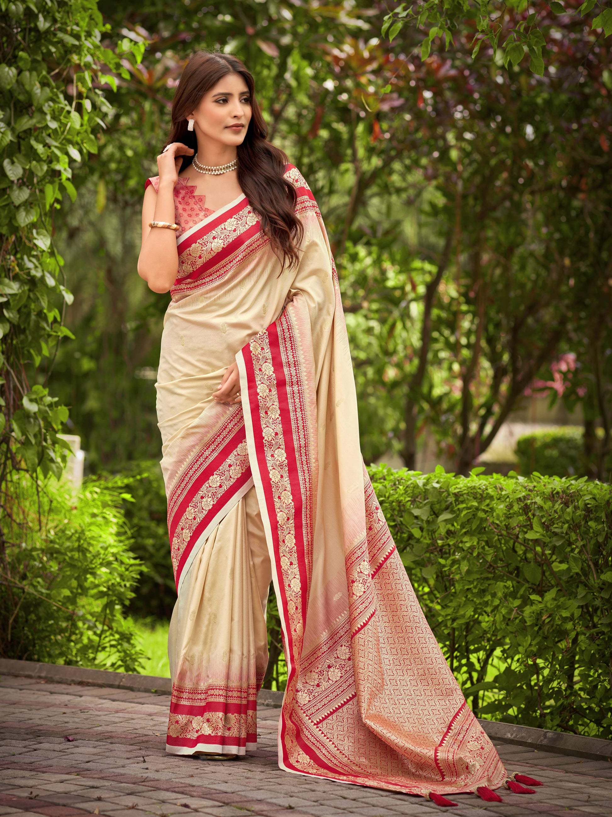 MANOHARI Banarasi Silk Blend Jacquard Work Saree - Beige - Dista