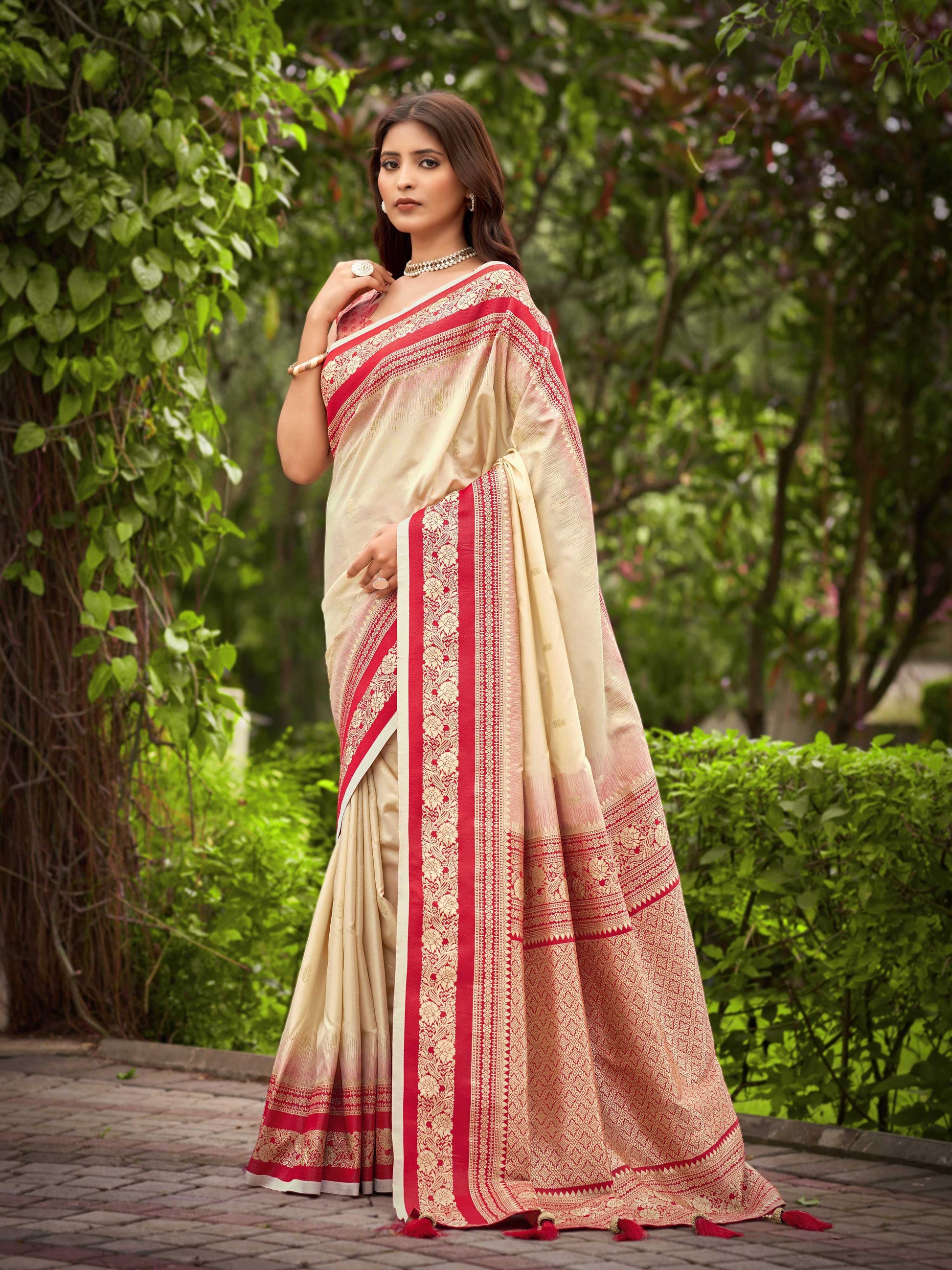 MANOHARI Banarasi Silk Blend Jacquard Work Saree - Beige - Dista