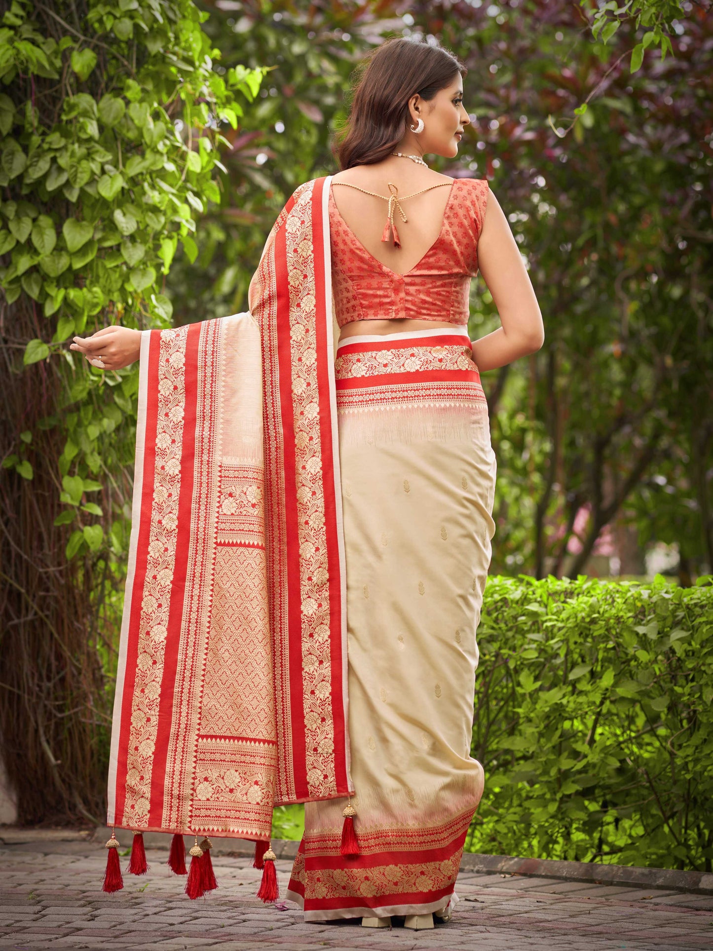 MANOHARI Banarasi Silk Blend Jacquard Work Saree - Beige - Dista