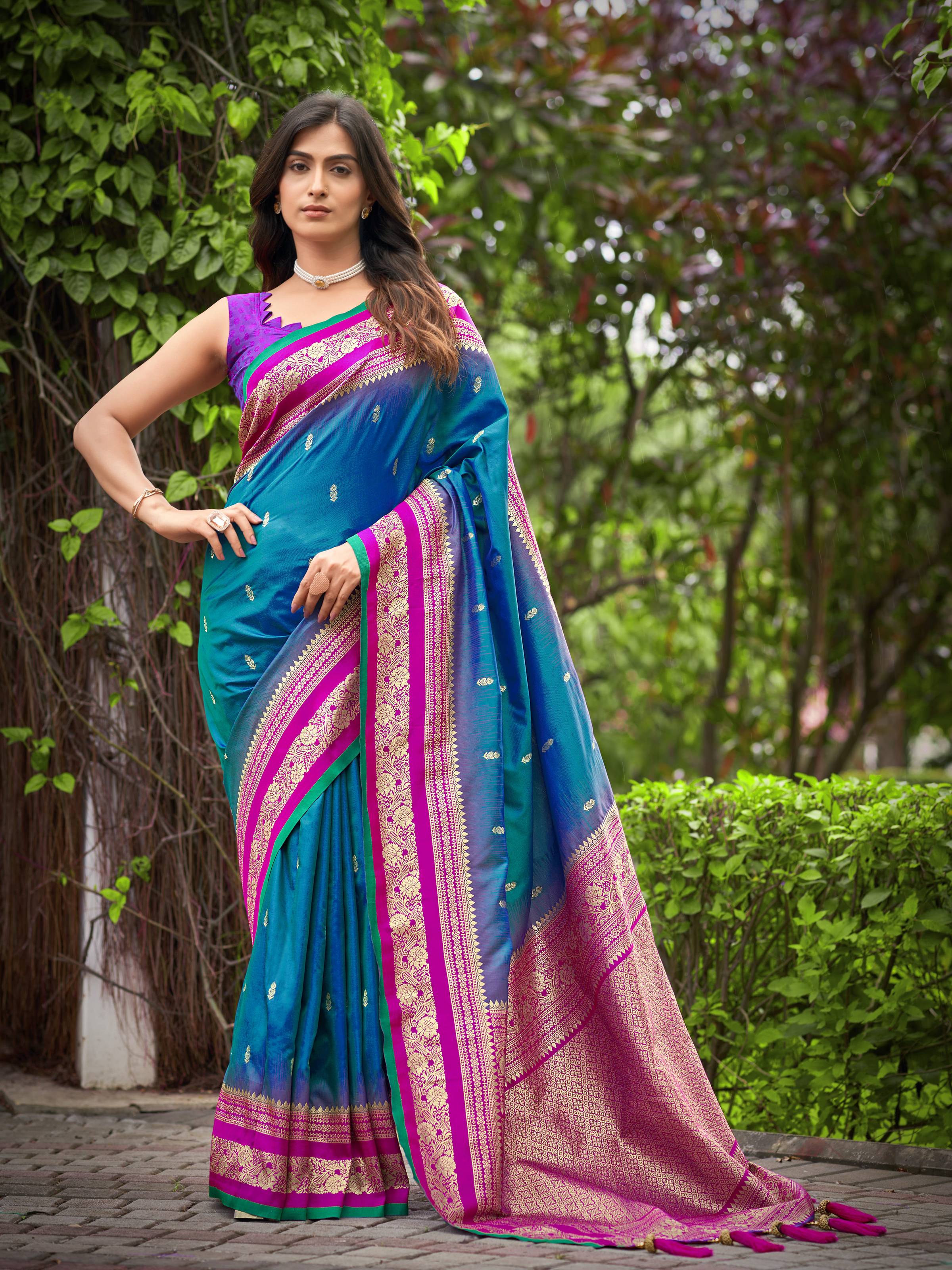 MANOHARI Banarasi Silk Blend Jacquard Work Saree - Blue - Dista
