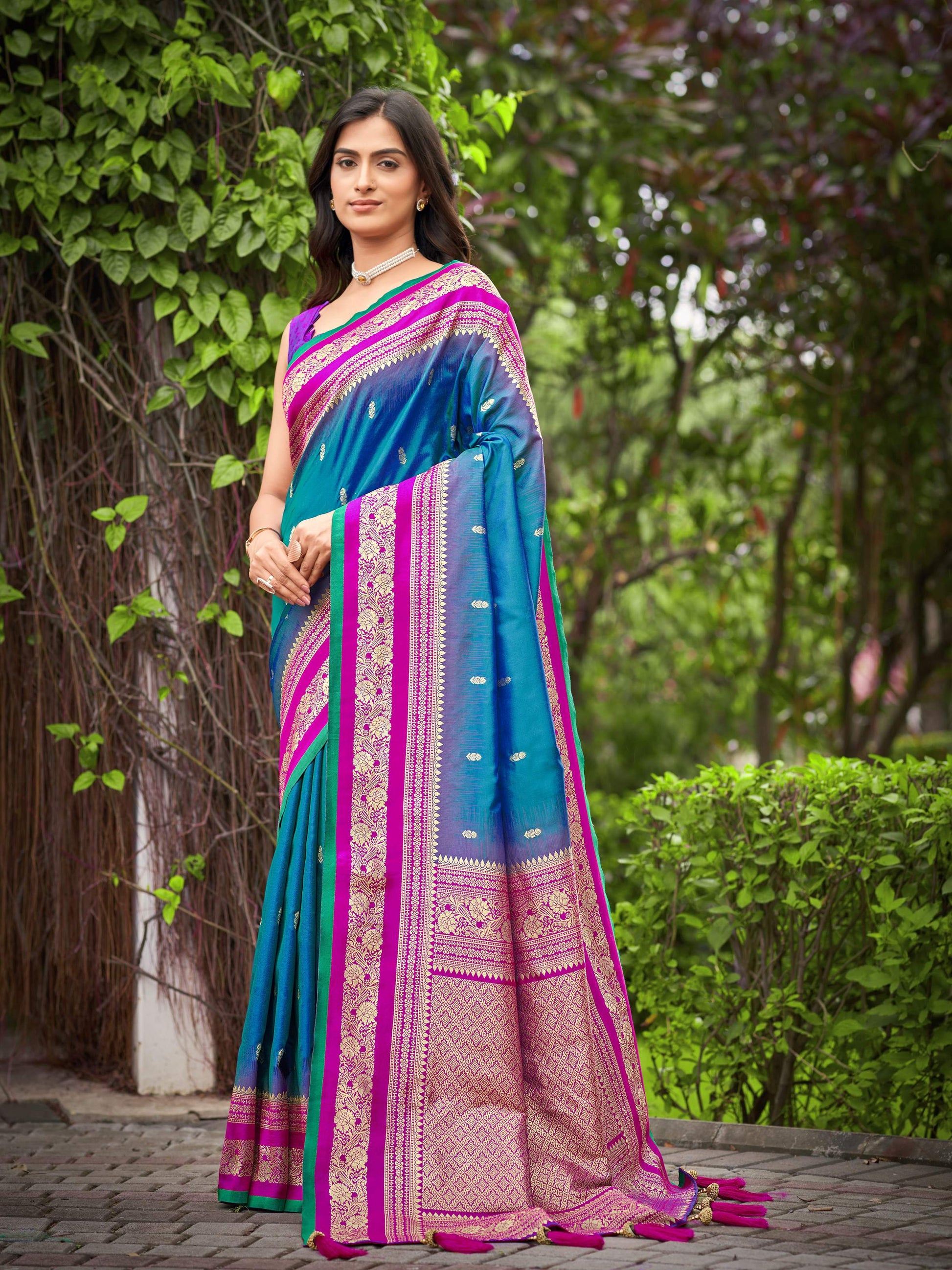 MANOHARI Banarasi Silk Blend Jacquard Work Saree - Blue - Dista