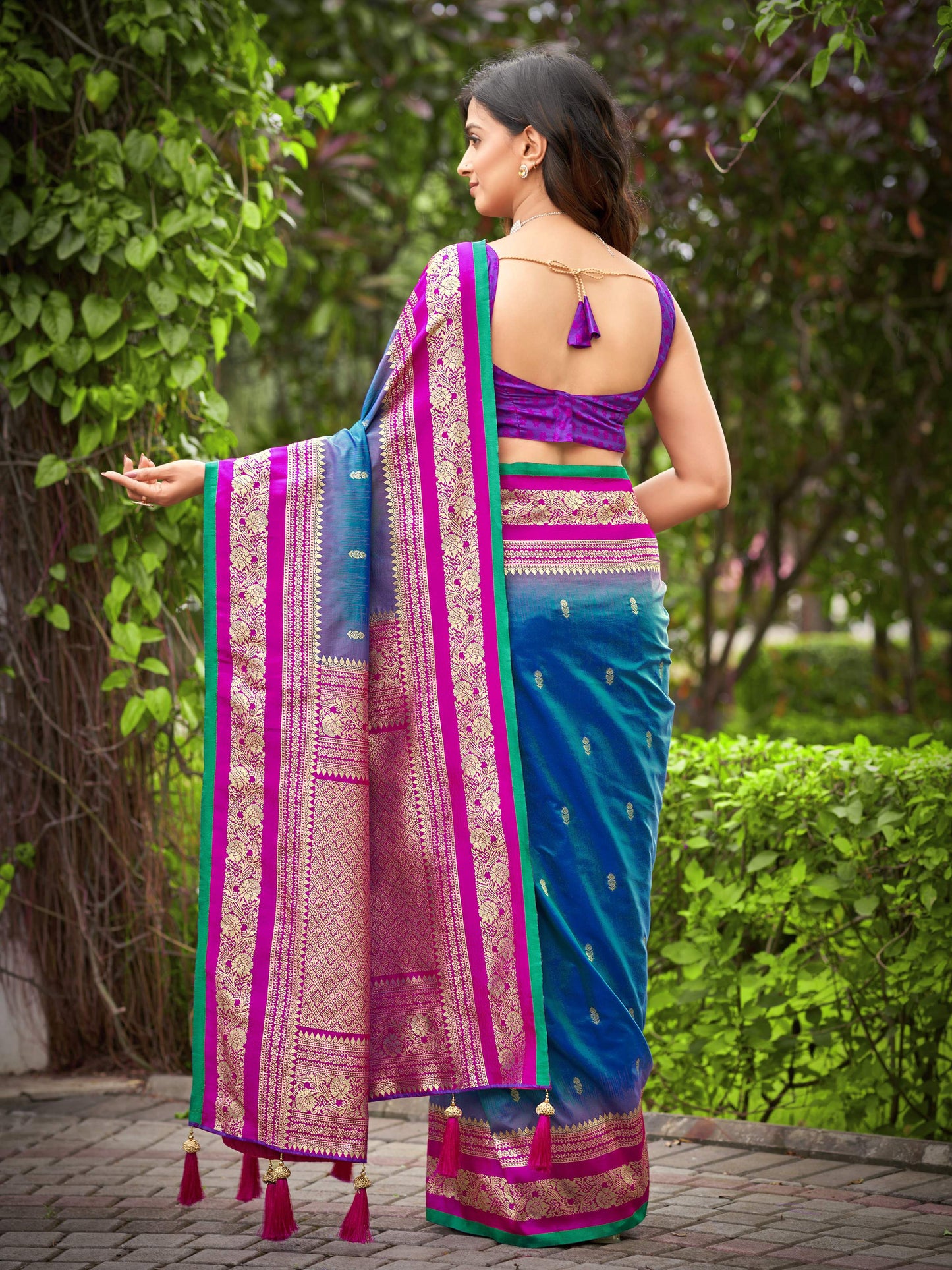 MANOHARI Banarasi Silk Blend Jacquard Work Saree - Blue - Dista