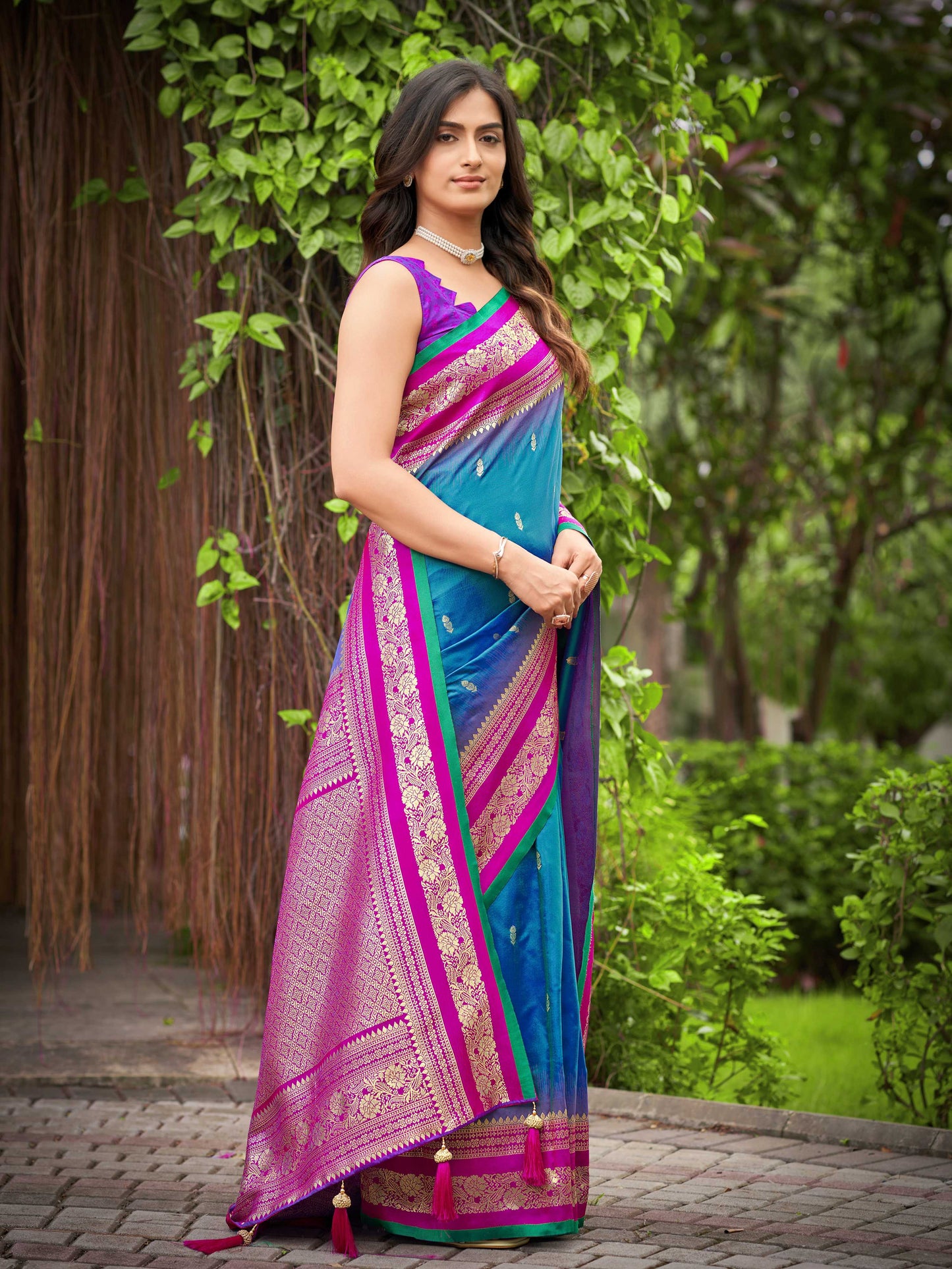 MANOHARI Banarasi Silk Blend Jacquard Work Saree - Blue - Dista