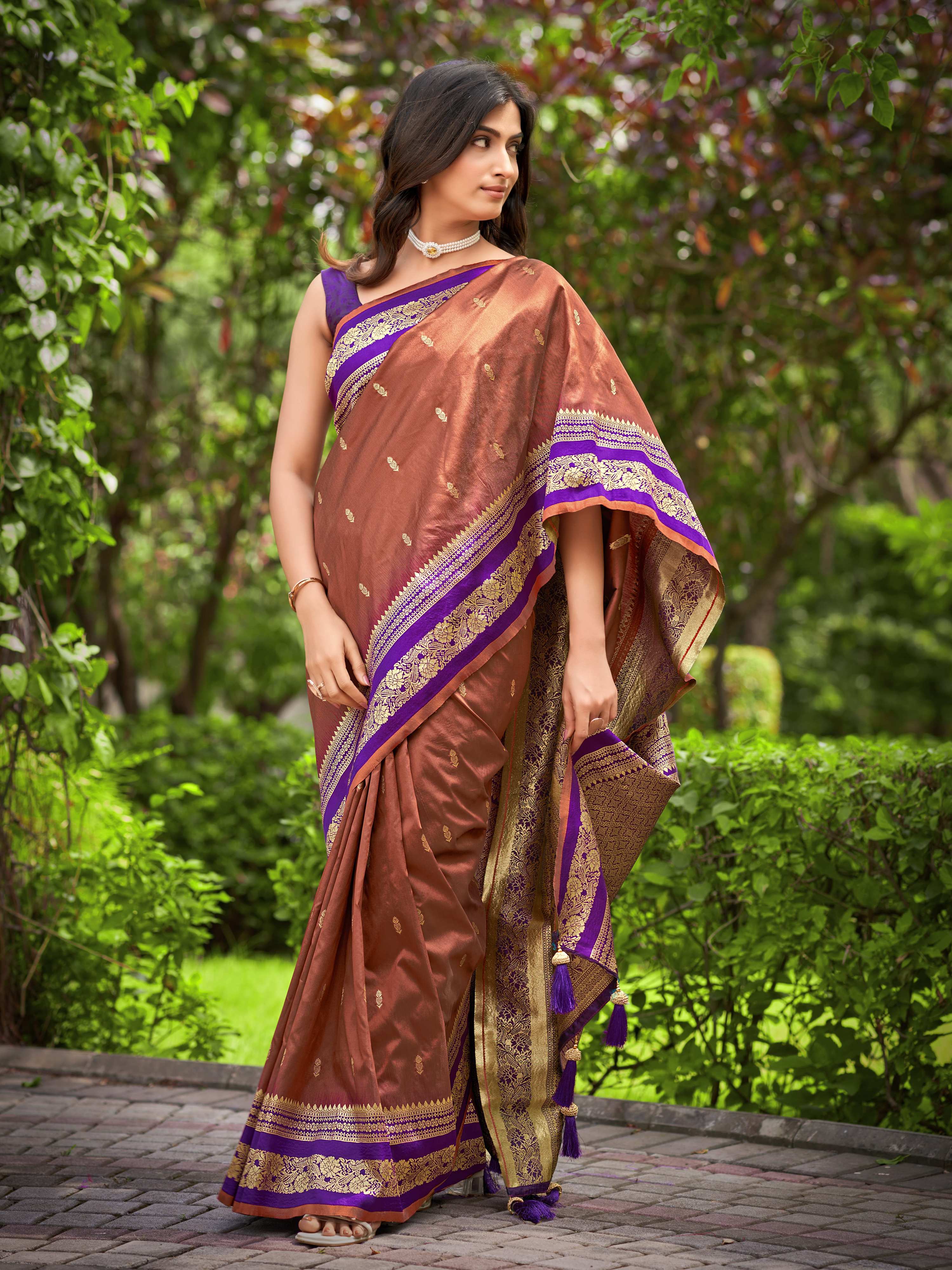 MANOHARI Banarasi Silk Blend Jacquard Work Saree - Brown - Dista
