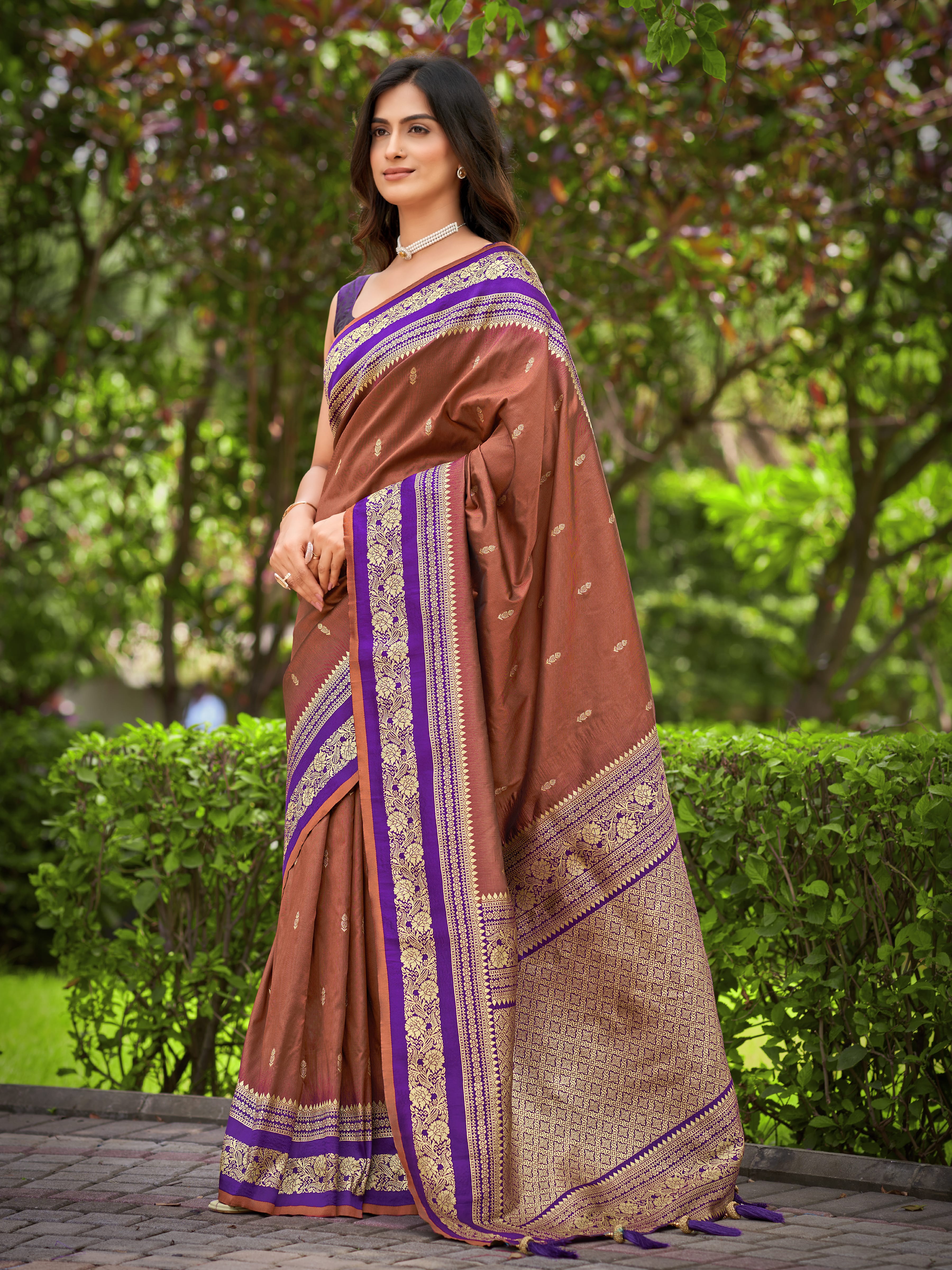 MANOHARI Banarasi Silk Blend Jacquard Work Saree - Brown - Dista