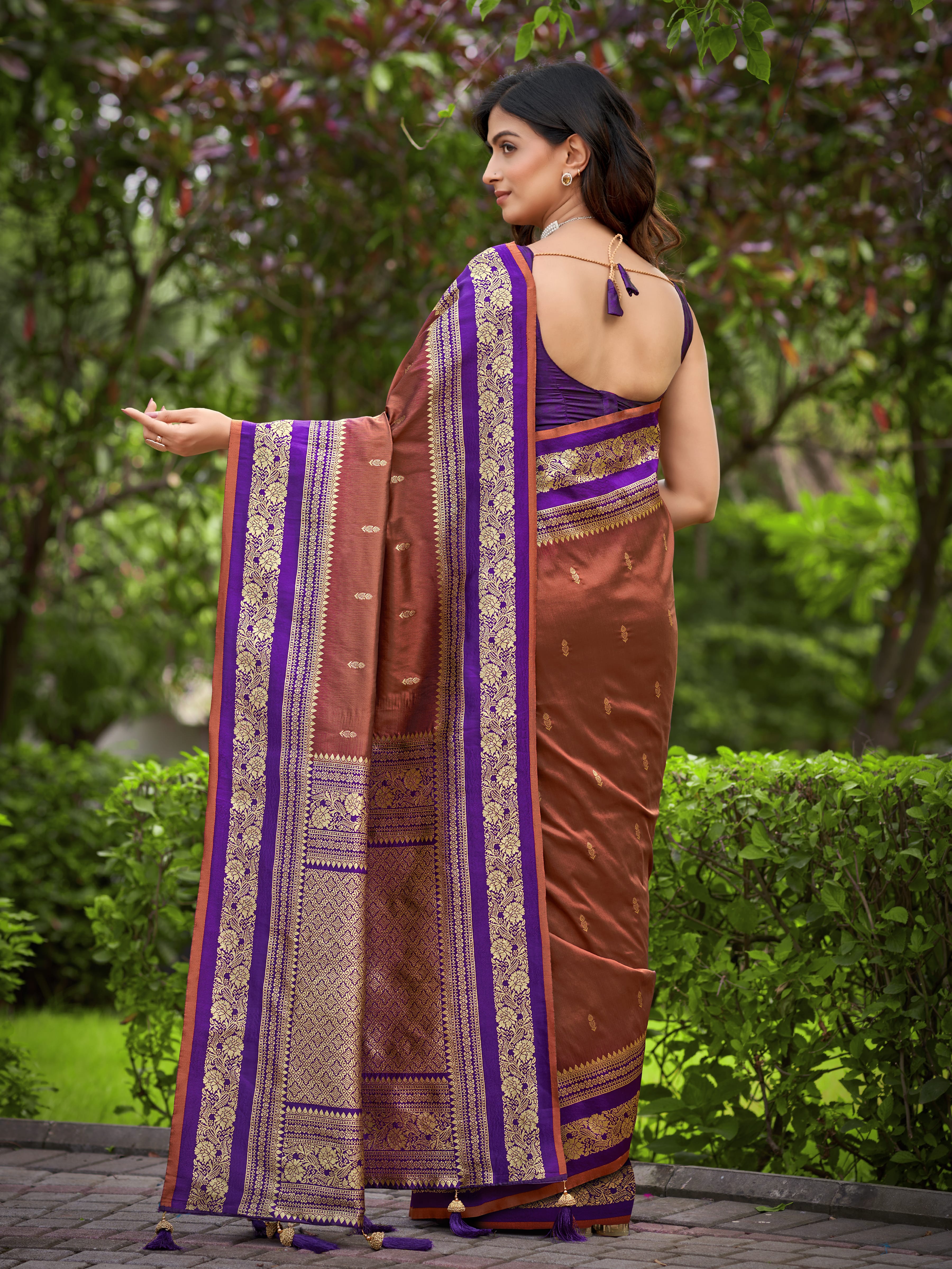 MANOHARI Banarasi Silk Blend Jacquard Work Saree - Brown - Dista