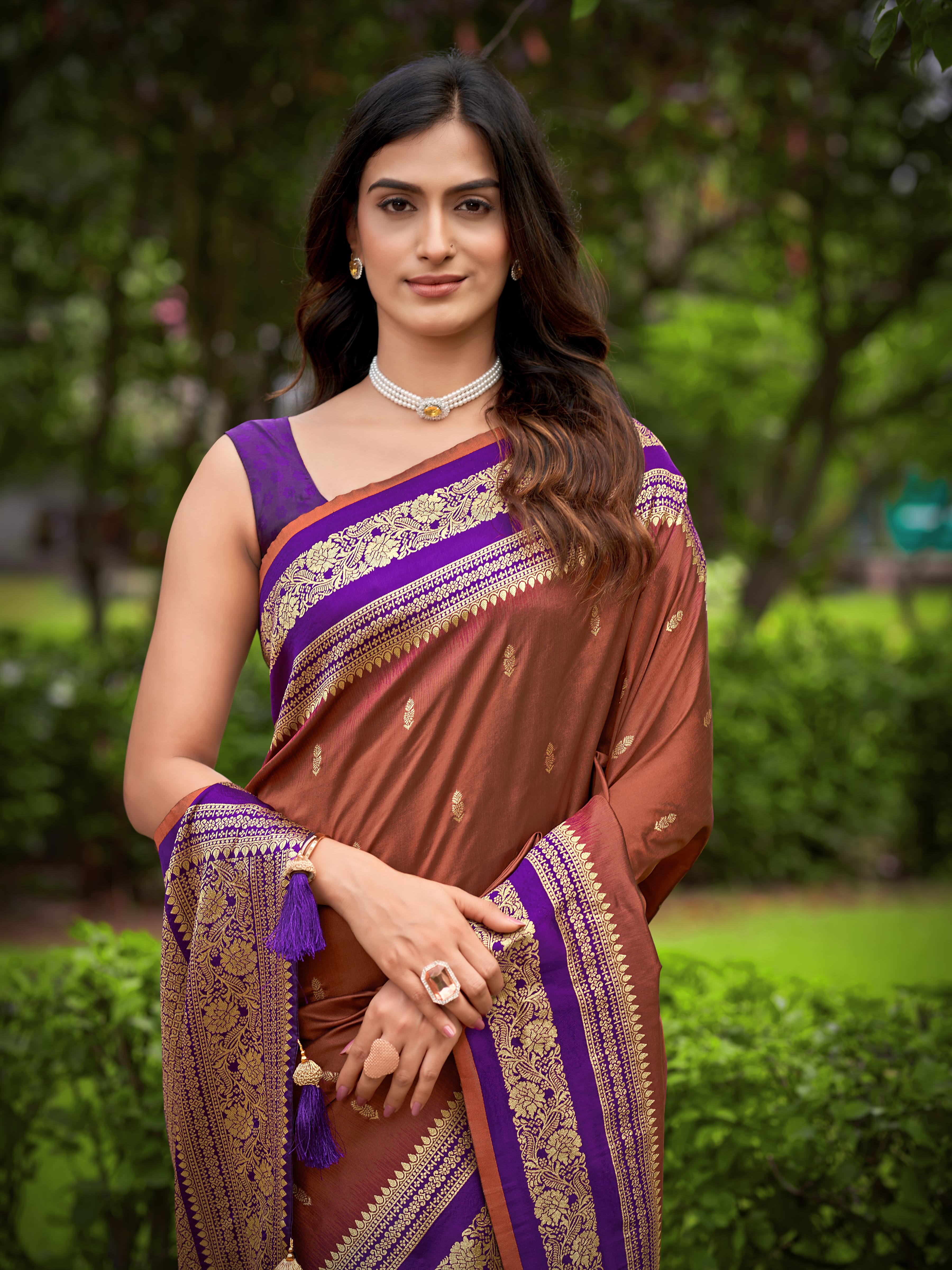MANOHARI Banarasi Silk Blend Jacquard Work Saree - Brown - Dista