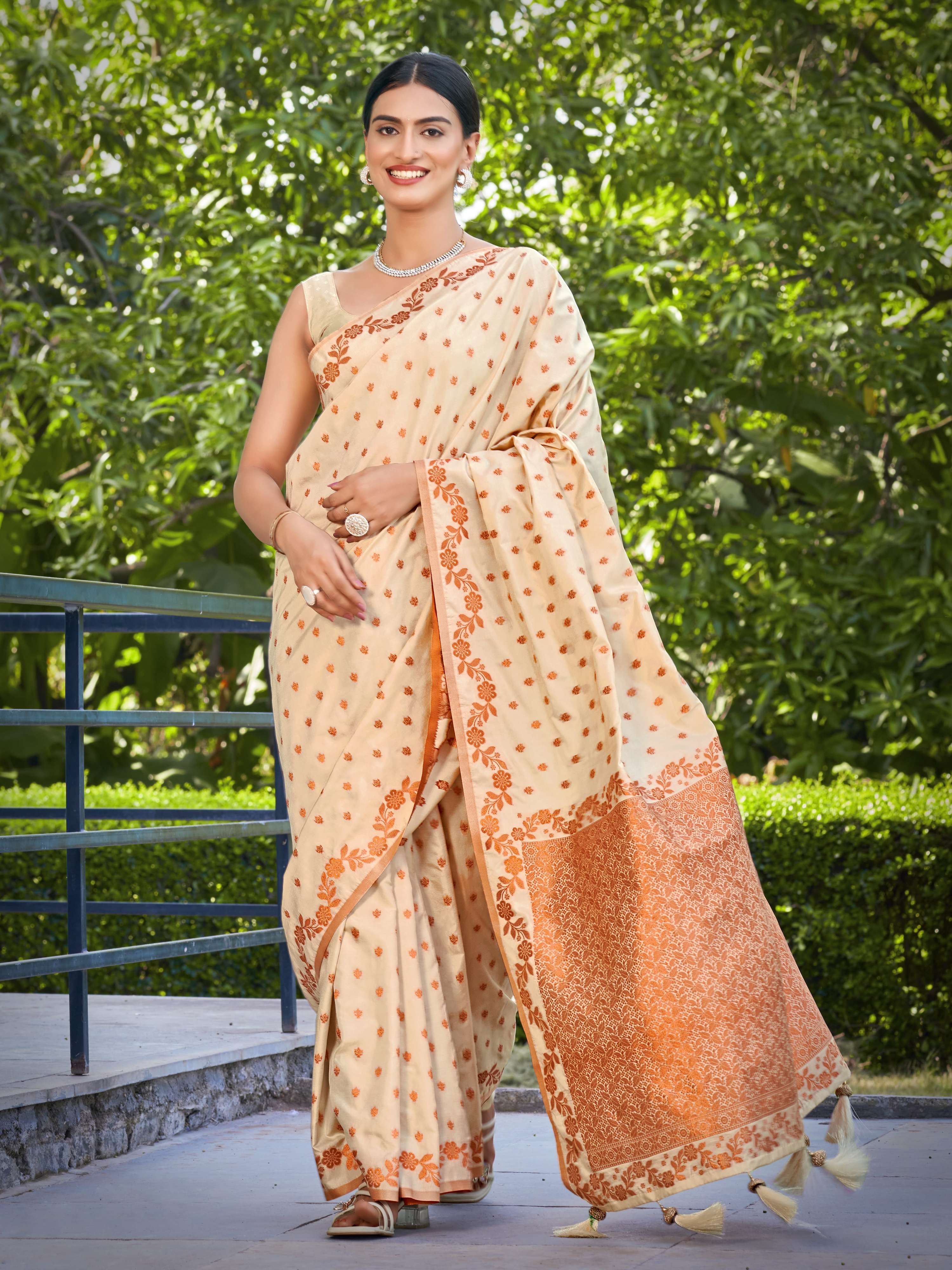 MANOHARI Banarasi Silk Blend Jacquard Work Saree - Beige - Dista