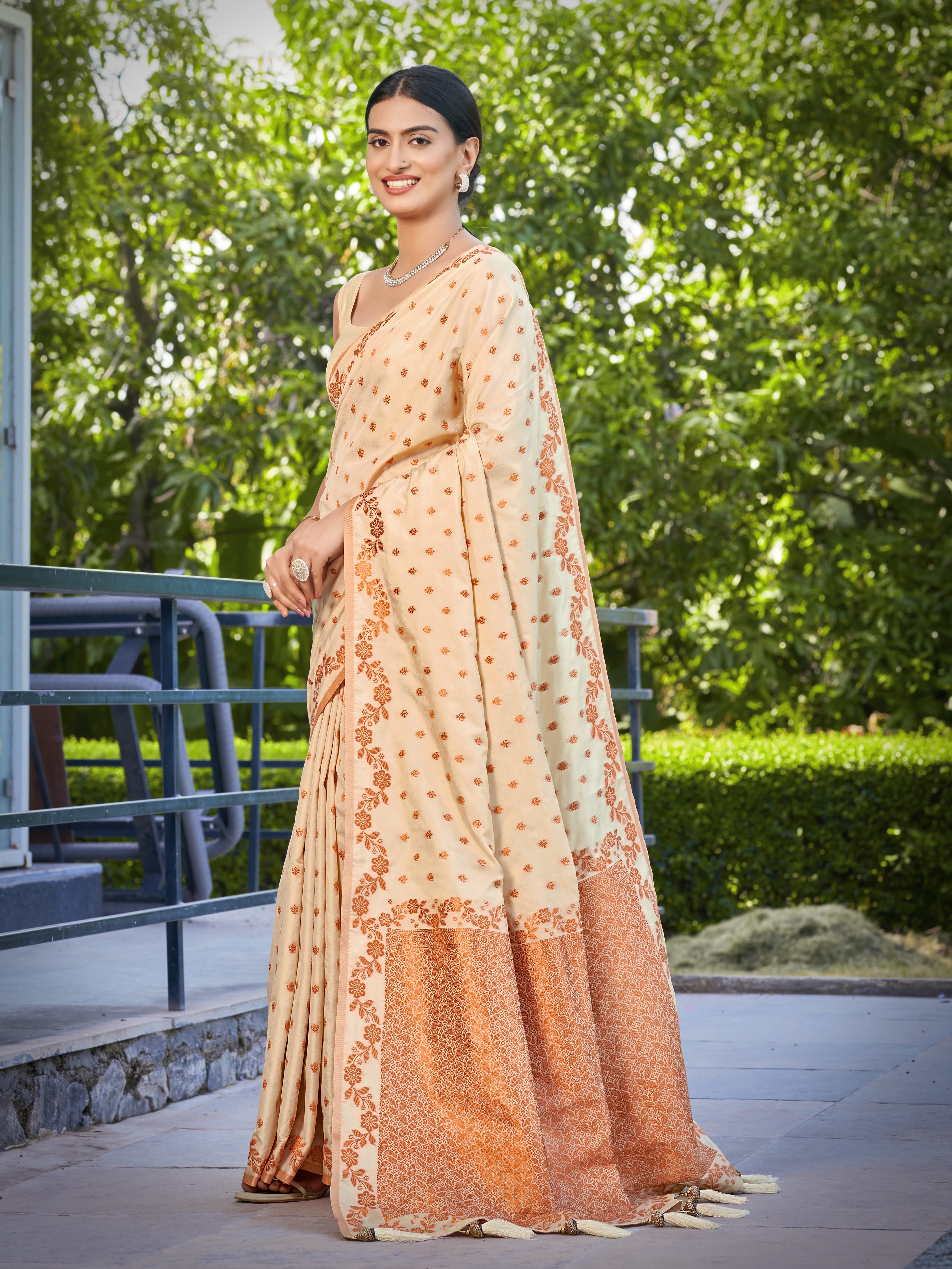 MANOHARI Banarasi Silk Blend Jacquard Work Saree - Beige - Dista