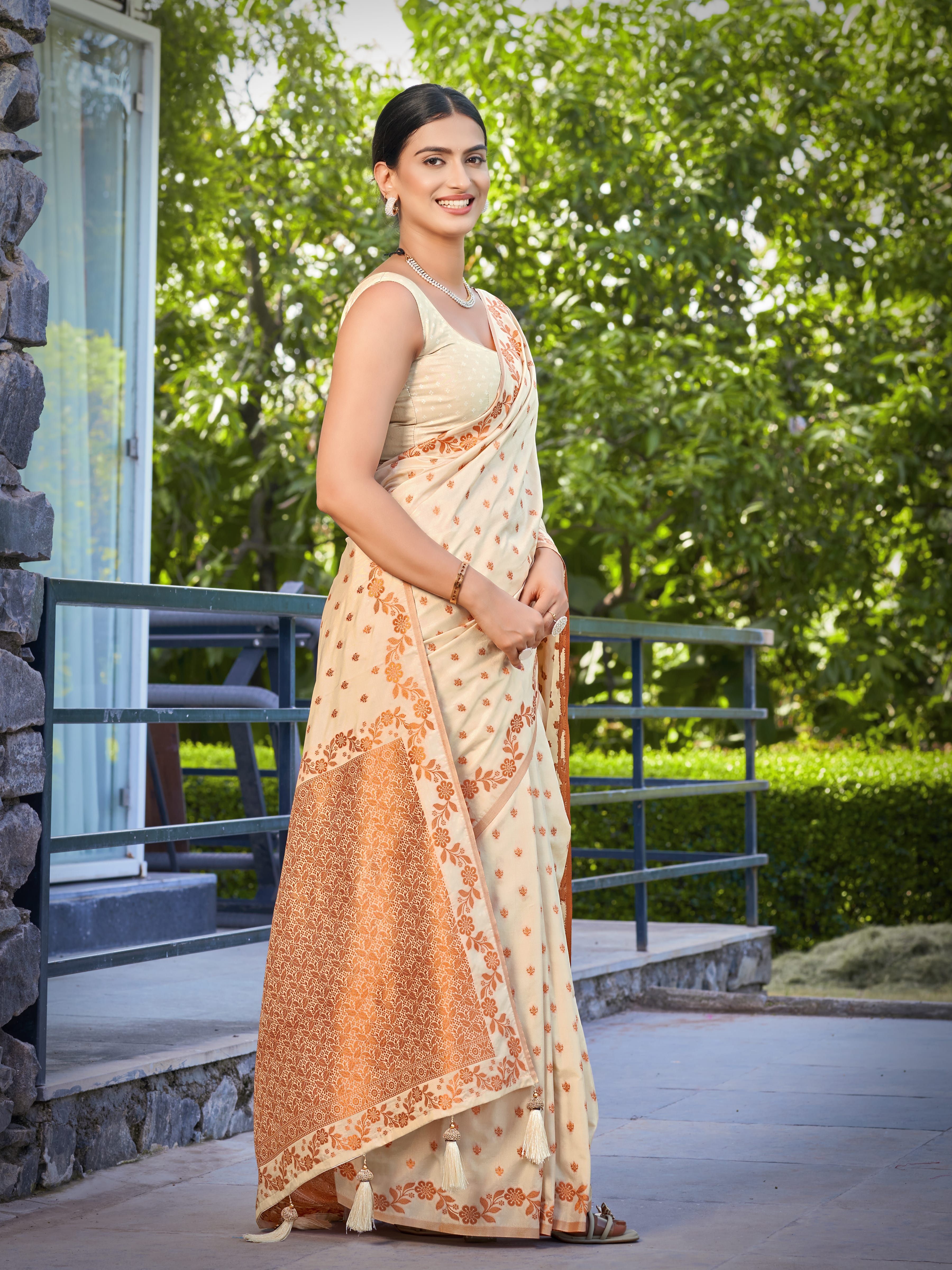 MANOHARI Banarasi Silk Blend Jacquard Work Saree - Beige - Dista