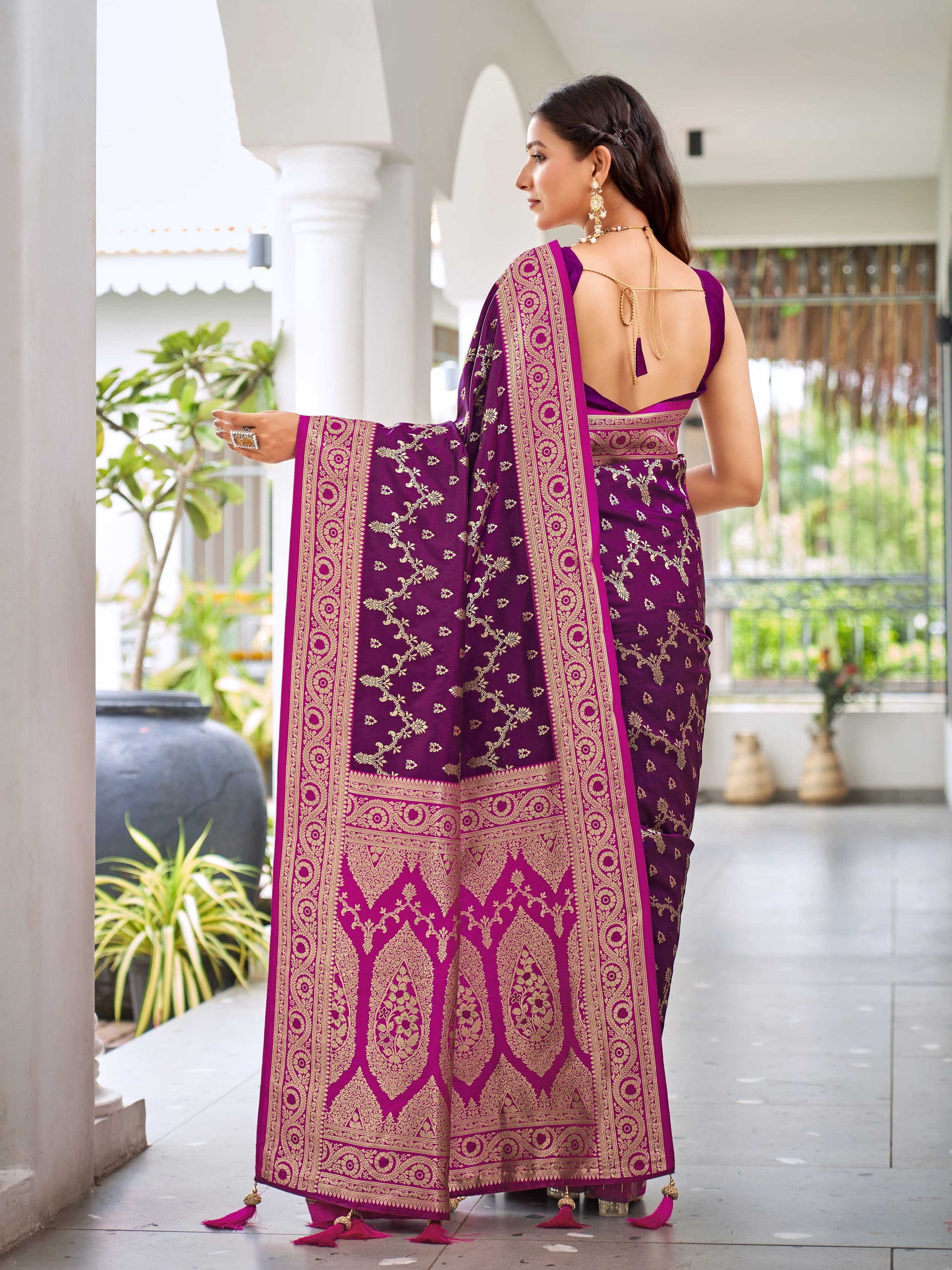 MANOHARI Banarasi Silk Blend Jacquard Work Saree - Purple - Dista