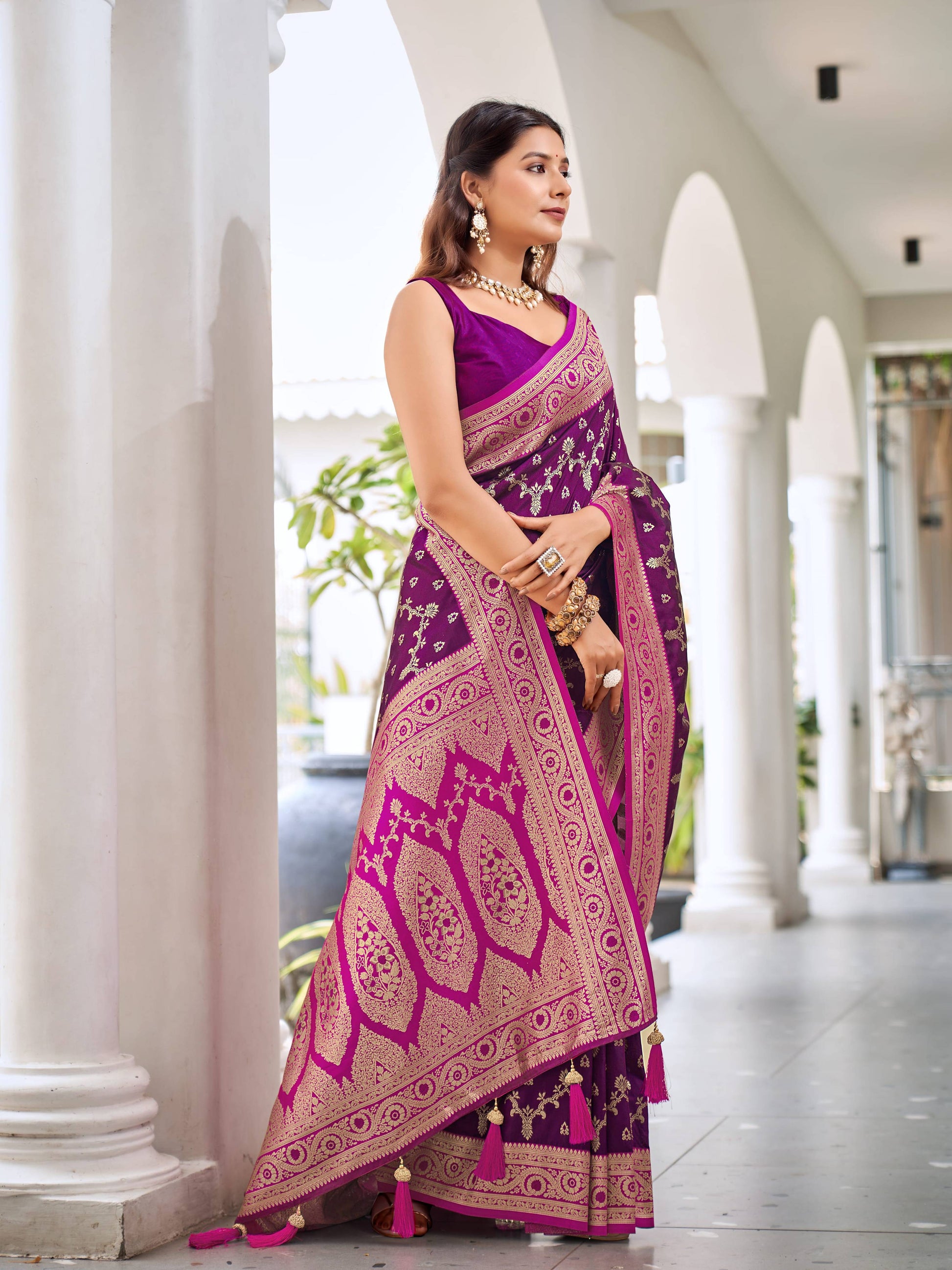 MANOHARI Banarasi Silk Blend Jacquard Work Saree - Purple - Dista